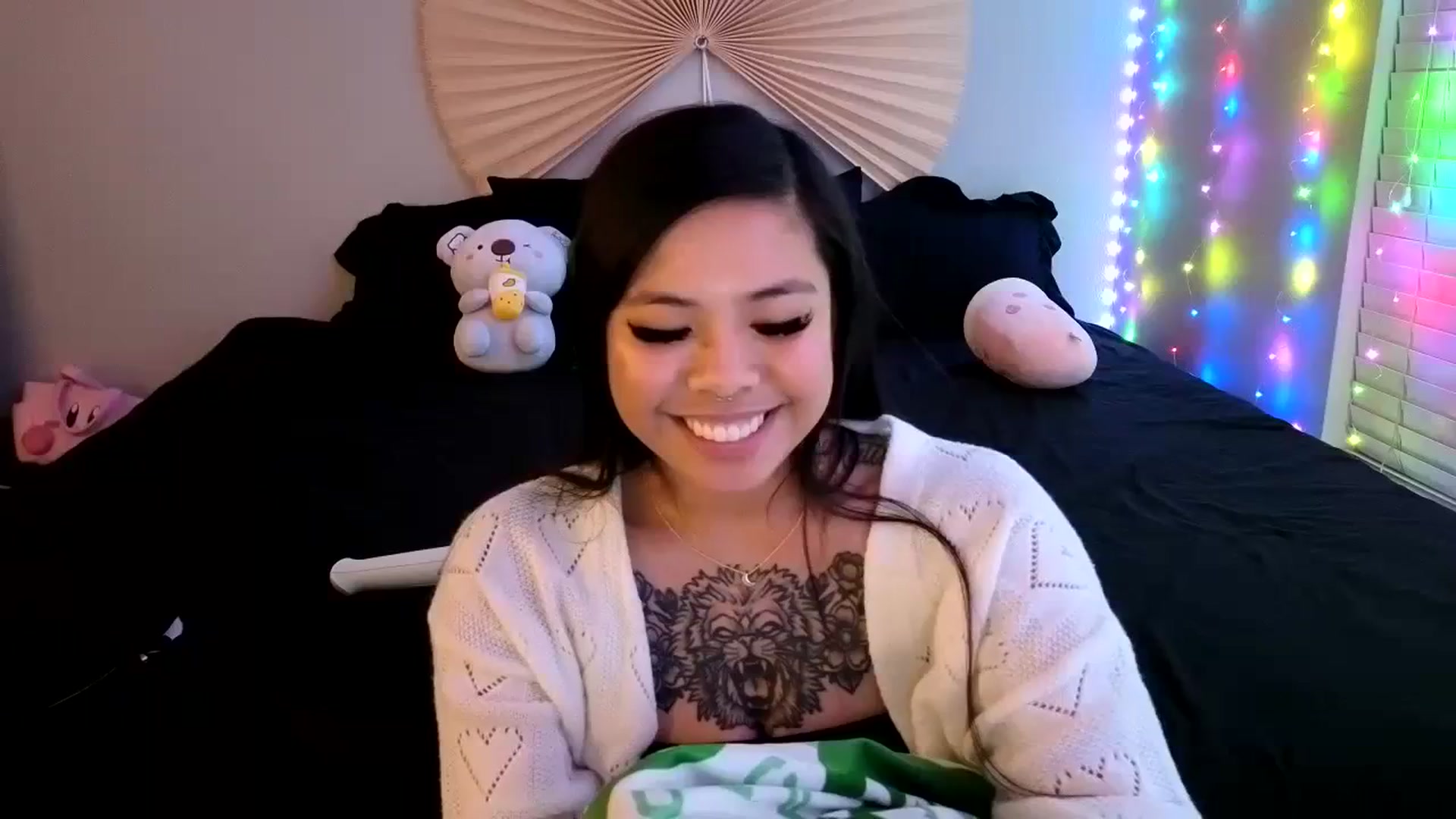 Gallery image thumbnail from dolllface's myfreecams stream on, 02/22/2024, 10:07 image 3 of 20