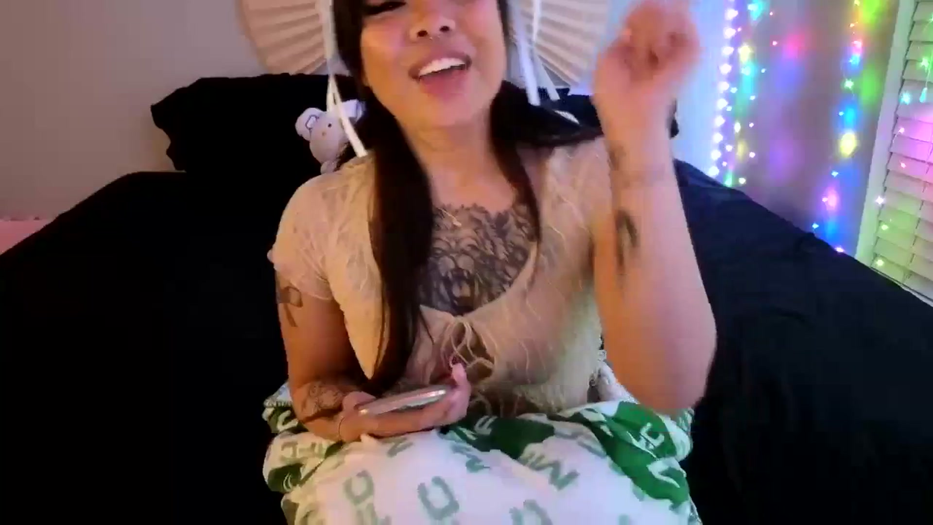 Gallery image thumbnail from dolllface's myfreecams stream on, 02/25/2024, 11:02 image 12 of 20