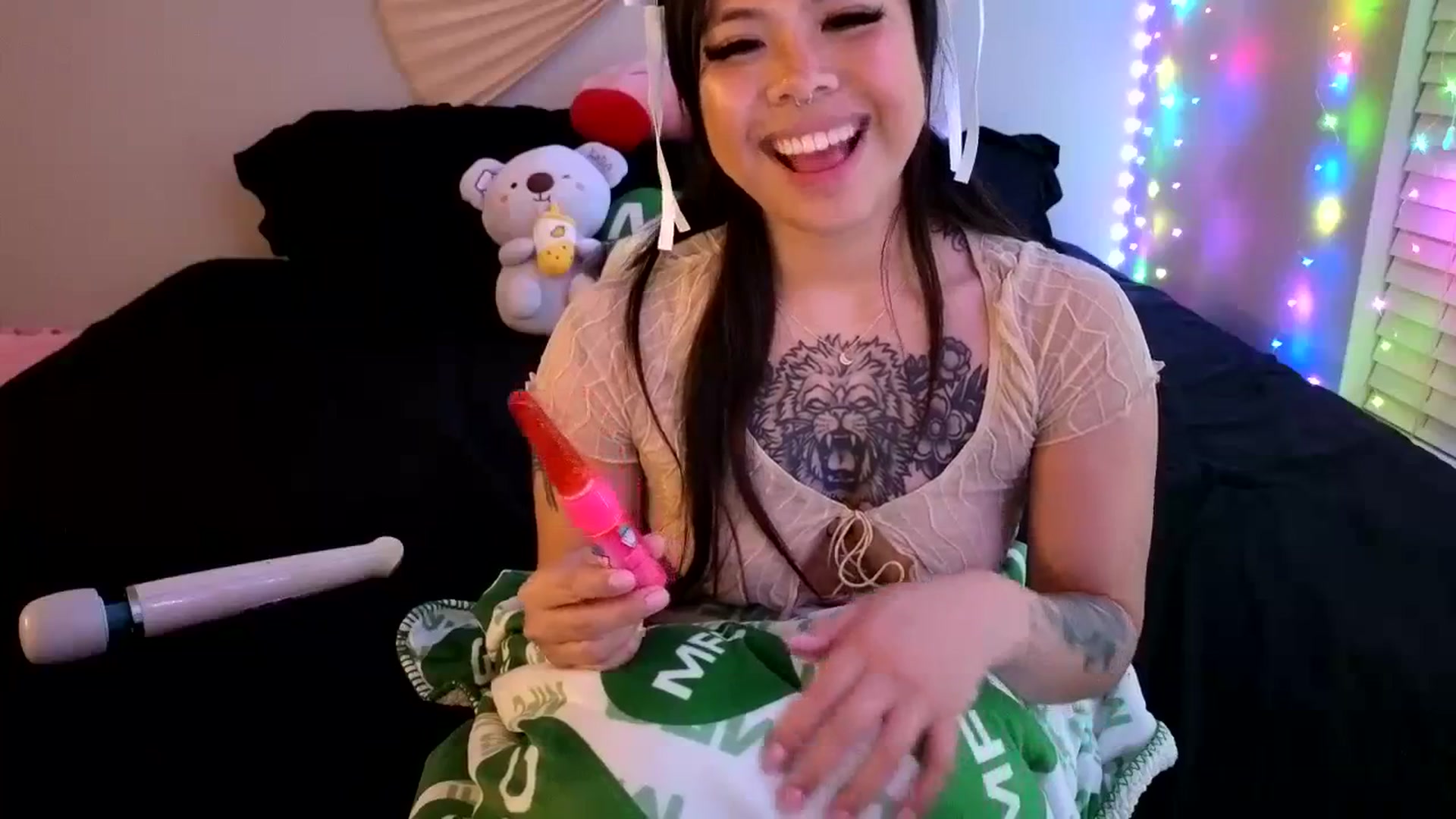 Gallery image thumbnail from dolllface's myfreecams stream on, 02/25/2024, 13:17 image 8 of 20