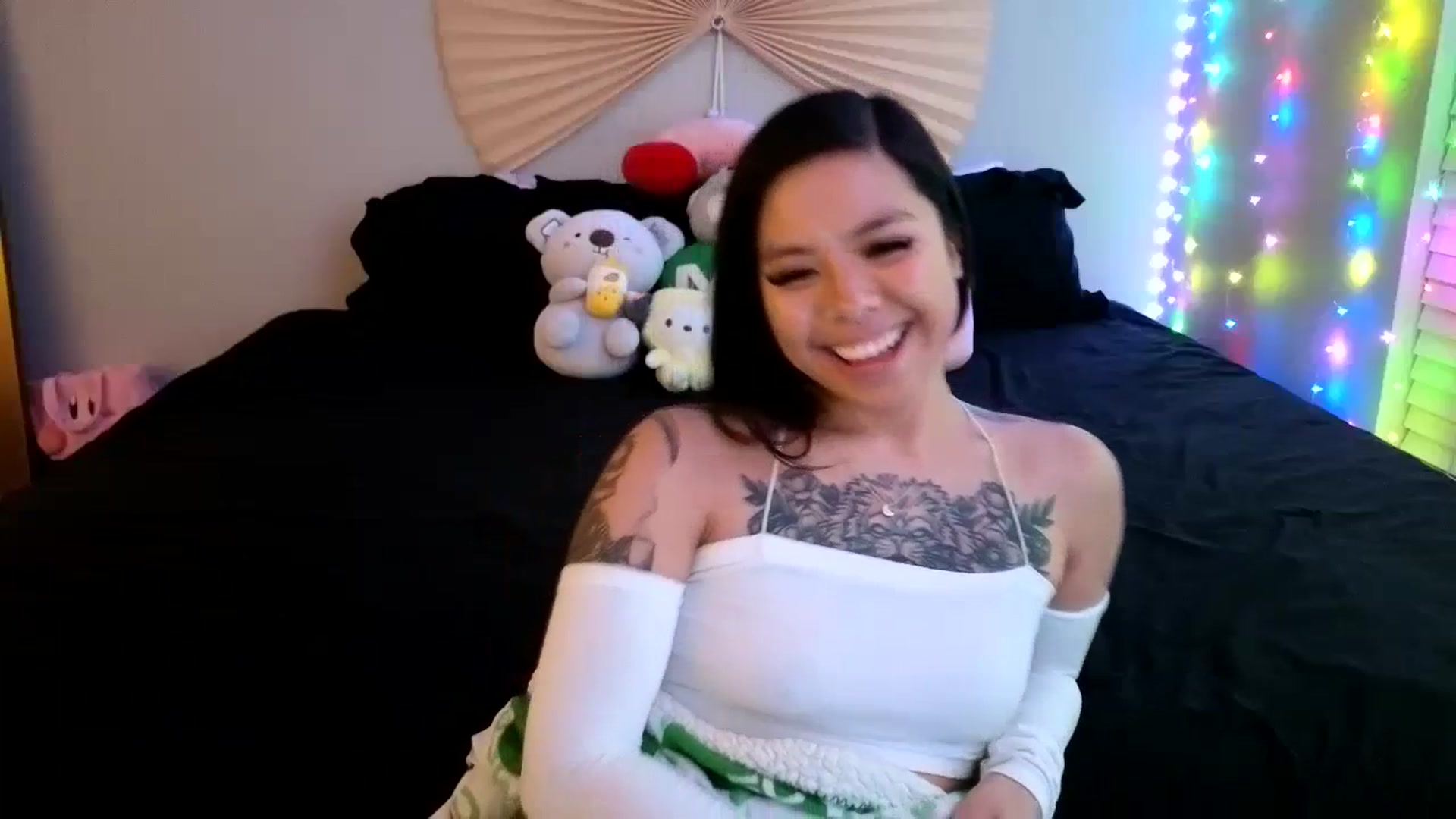 Gallery image thumbnail from dolllface's myfreecams stream on, 03/02/2024, 12:22 image 2 of 20