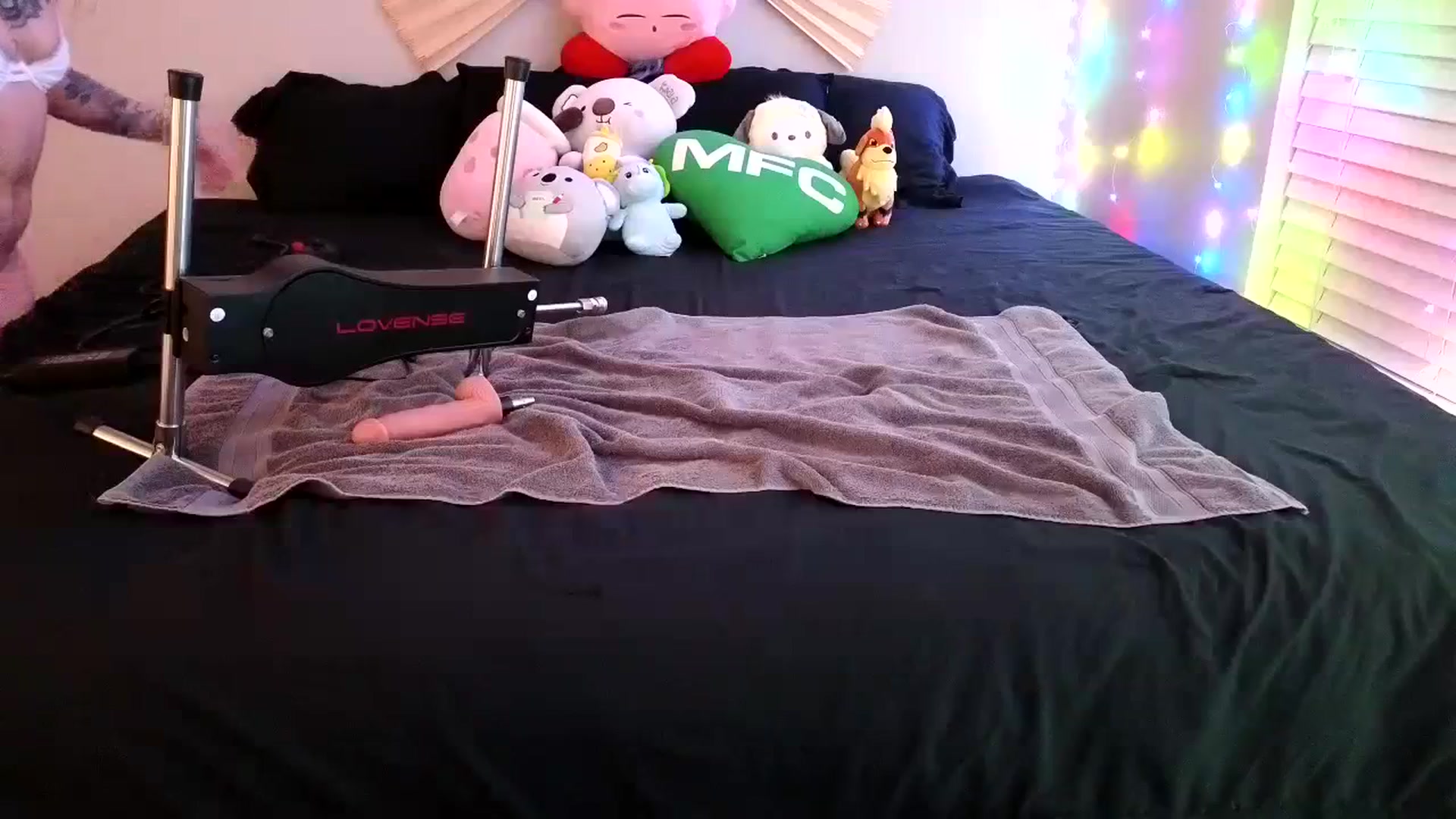 Gallery image thumbnail from dolllface's myfreecams stream on, 03/09/2024, 09:42 image 5 of 20