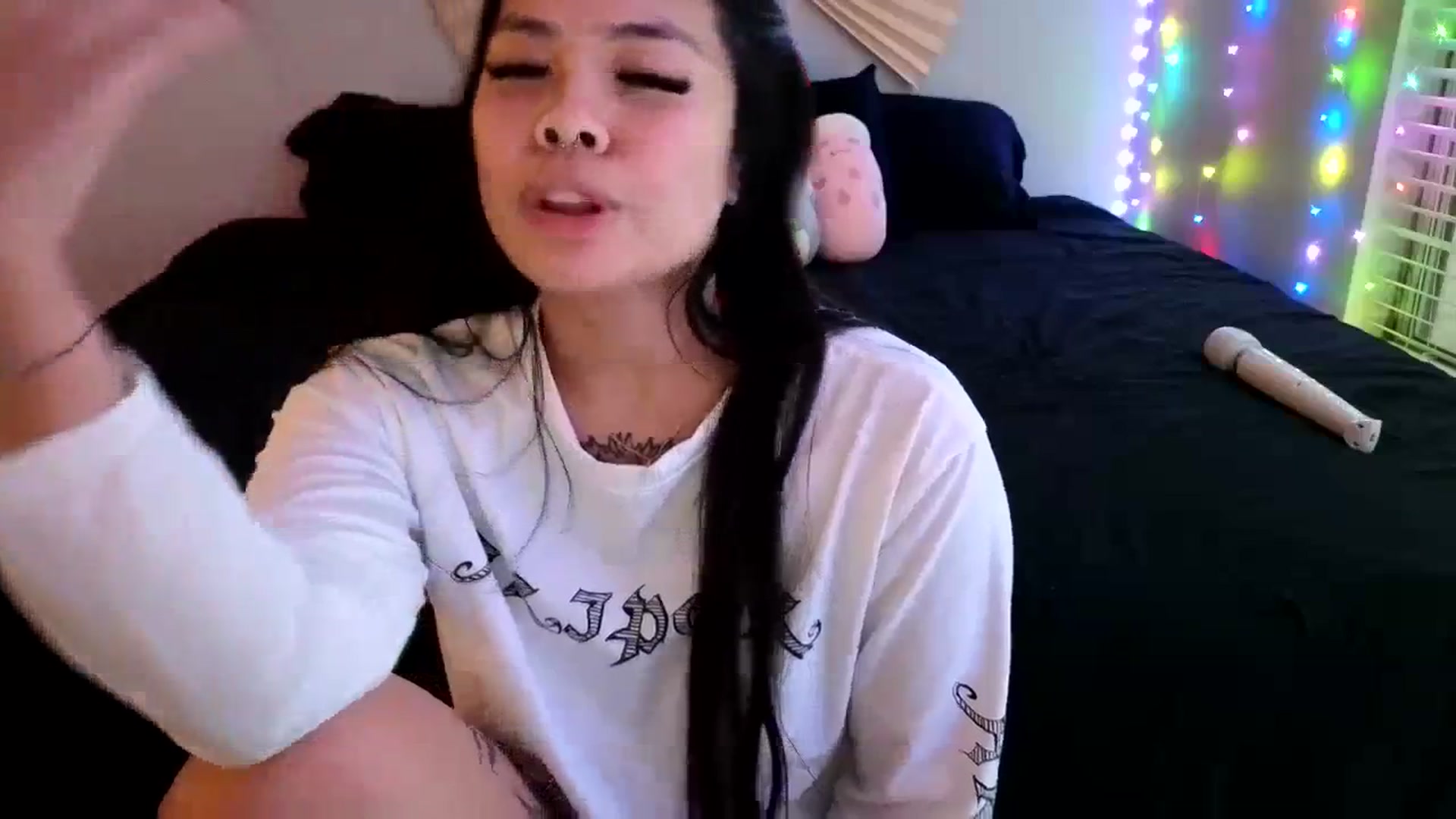 Gallery image thumbnail from dolllface's myfreecams stream on, 03/09/2024, 13:03 image 16 of 20