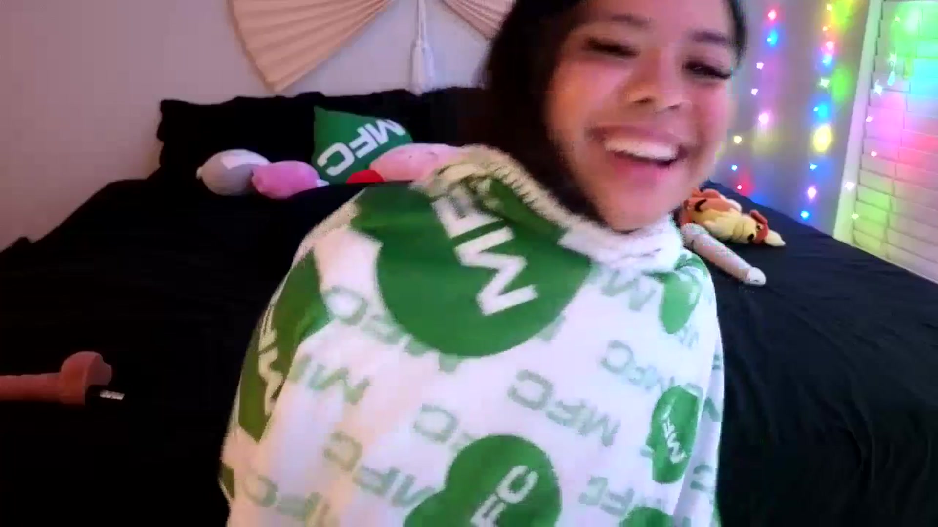 Gallery image thumbnail from dolllface's myfreecams stream on, 03/11/2024, 09:19 image 14 of 20