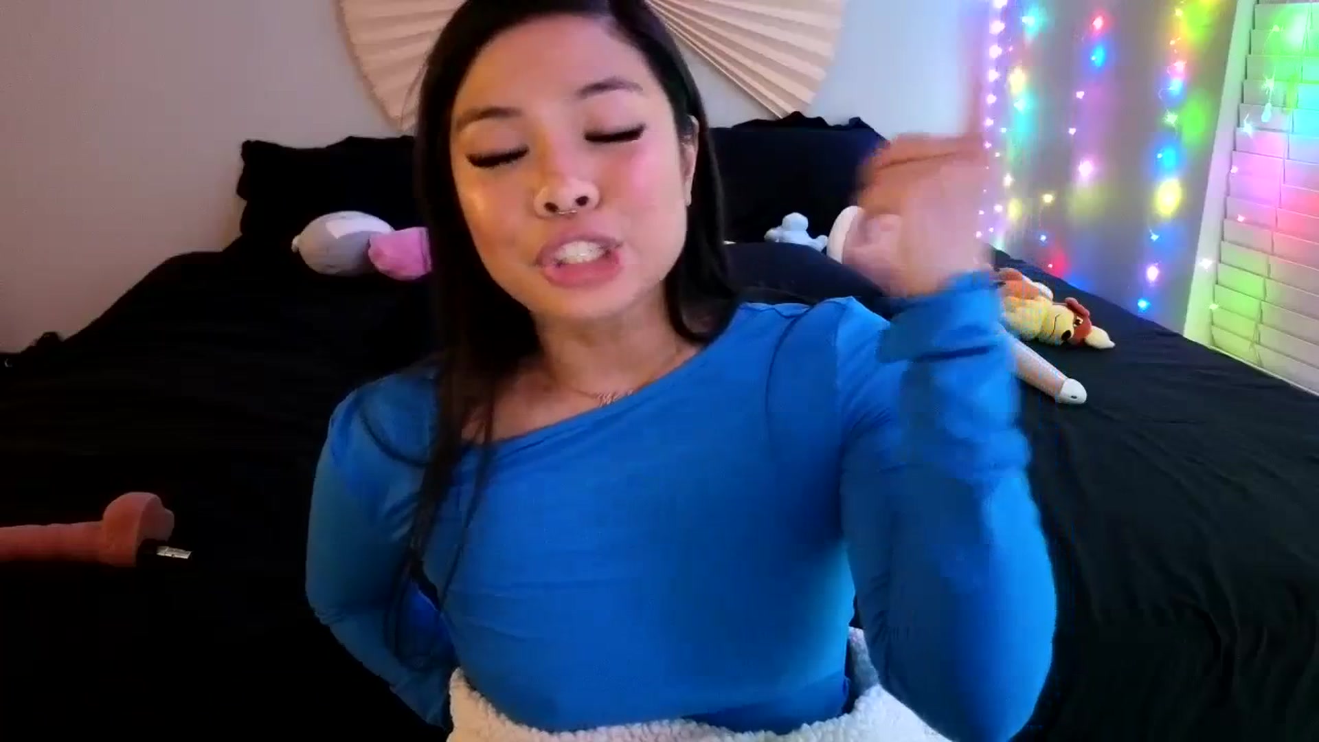Gallery image thumbnail from dolllface's myfreecams stream on, 03/11/2024, 09:19 image 9 of 20