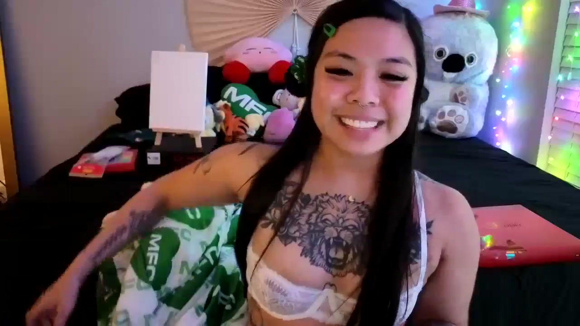 Gallery image thumbnail from dolllface's myfreecams stream on, 03/18/2024, 08:02 image 13 of 20