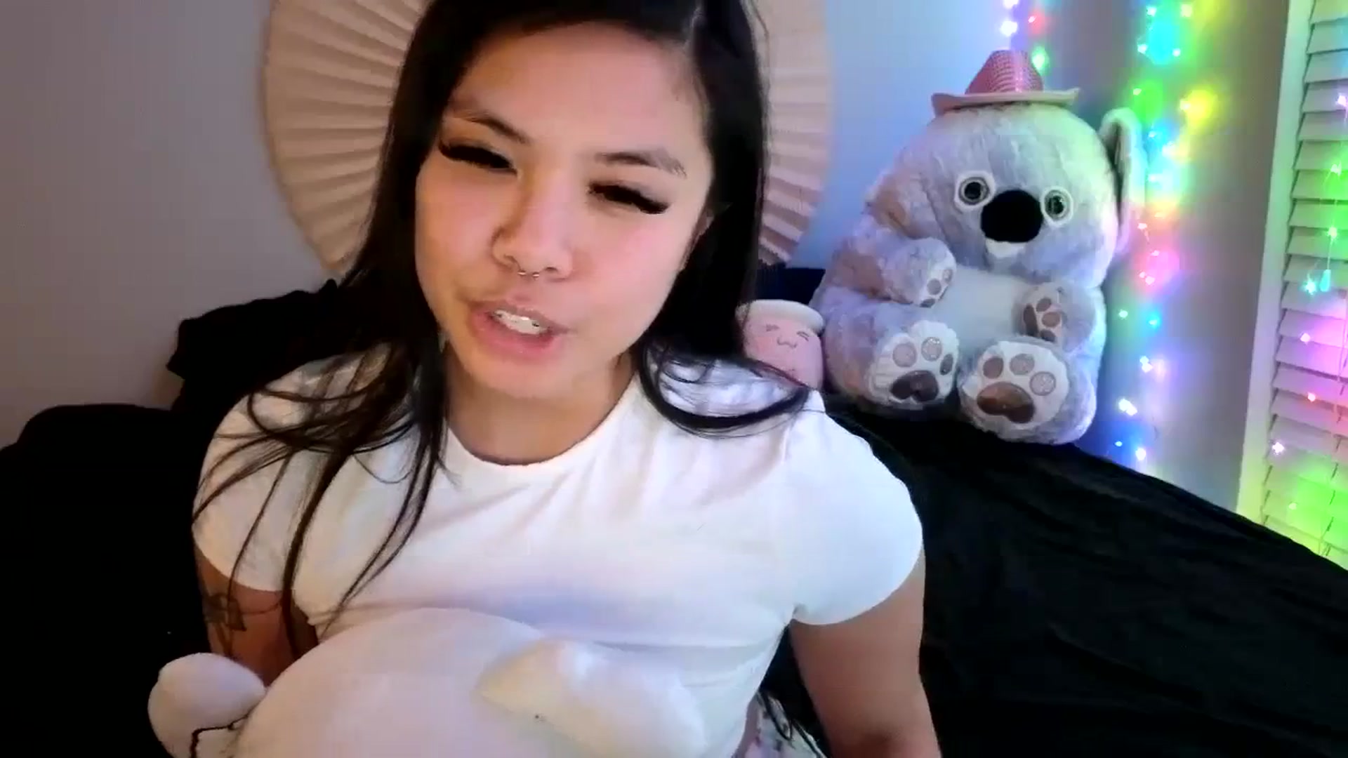 Gallery image thumbnail from dolllface's myfreecams stream on, 03/21/2024, 08:34 image 20 of 20