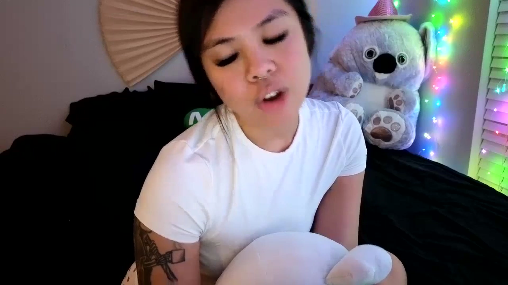 Gallery image thumbnail from dolllface's myfreecams stream on, 03/21/2024, 08:34 image 16 of 20