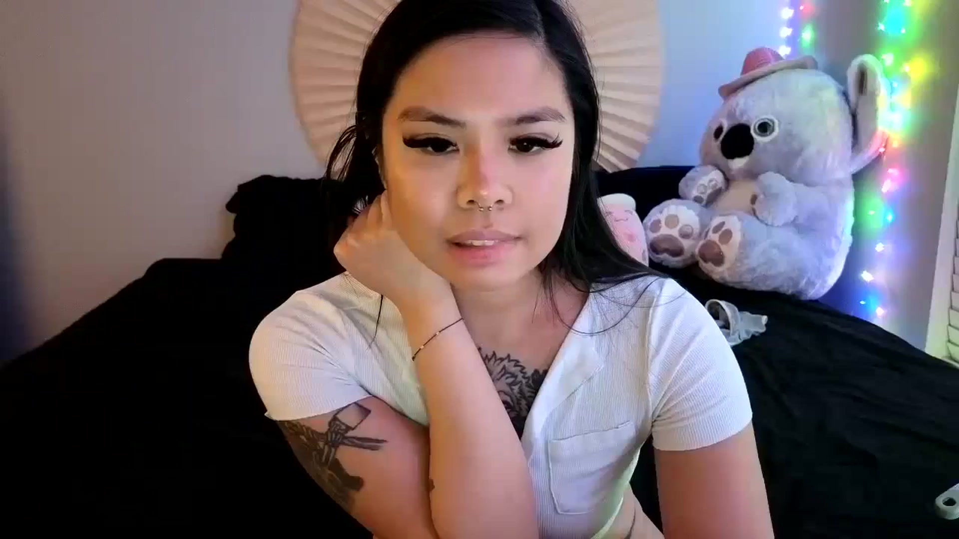 Gallery image thumbnail from dolllface's myfreecams stream on, 03/23/2024, 08:12 image 16 of 20