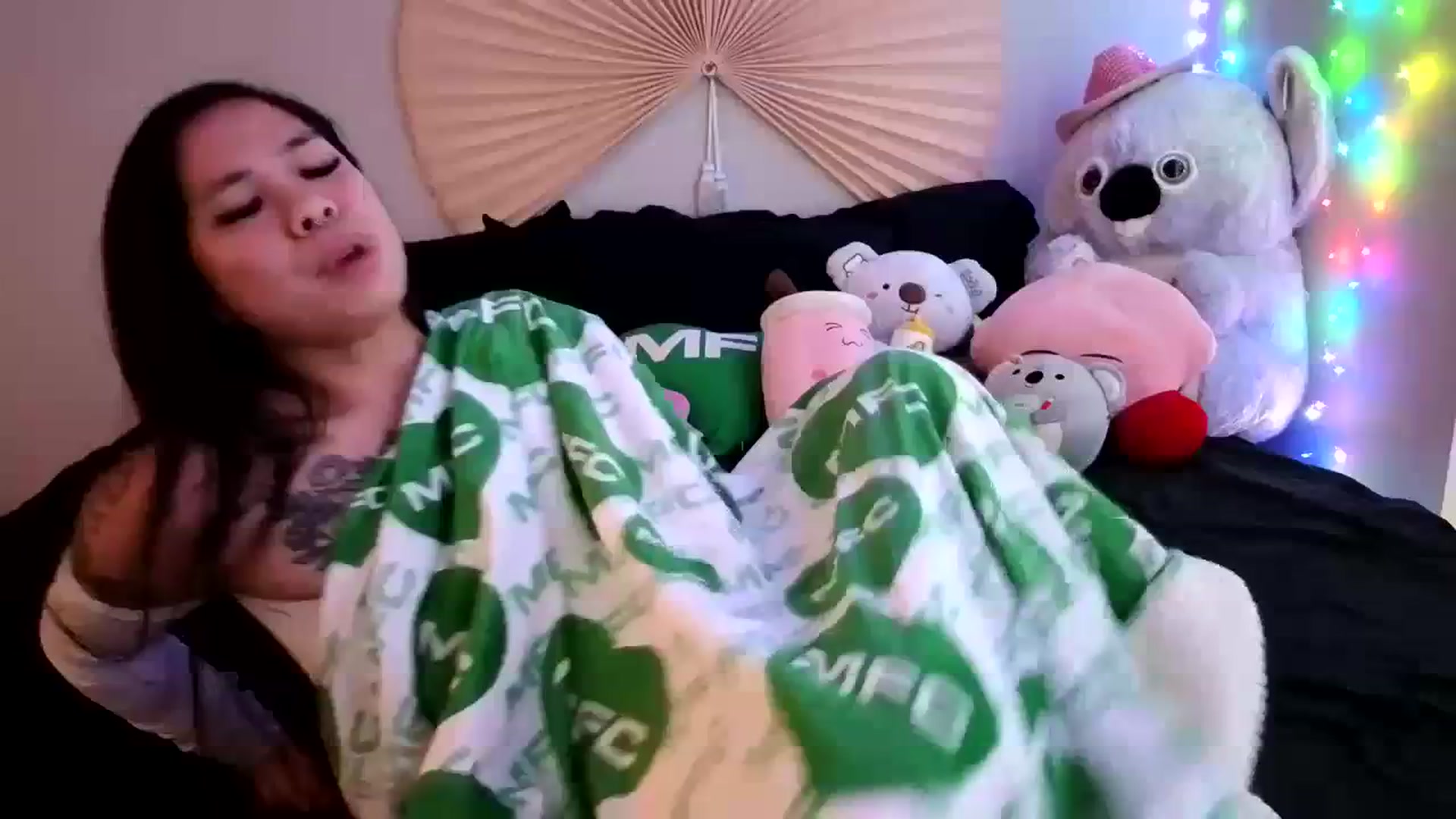 Gallery image thumbnail from dolllface's myfreecams stream on, 03/27/2024, 10:05 image 16 of 20