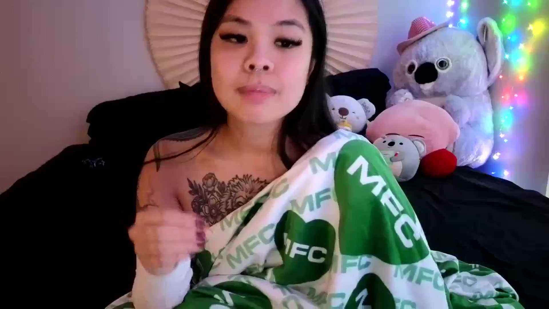 Gallery image thumbnail from dolllface's myfreecams stream on, 03/27/2024, 10:05 image 17 of 20