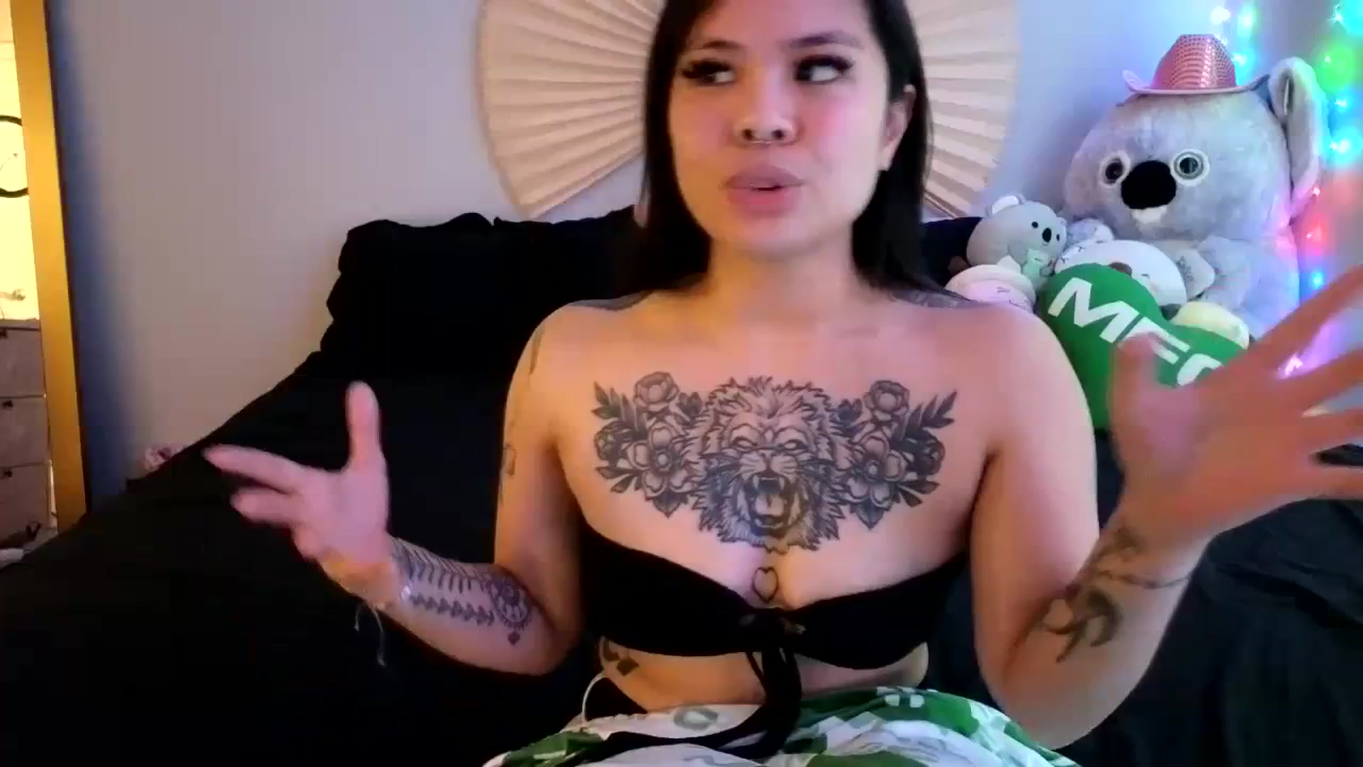 Gallery image thumbnail from dolllface's myfreecams stream on, 04/01/2024, 11:10 image 1 of 20