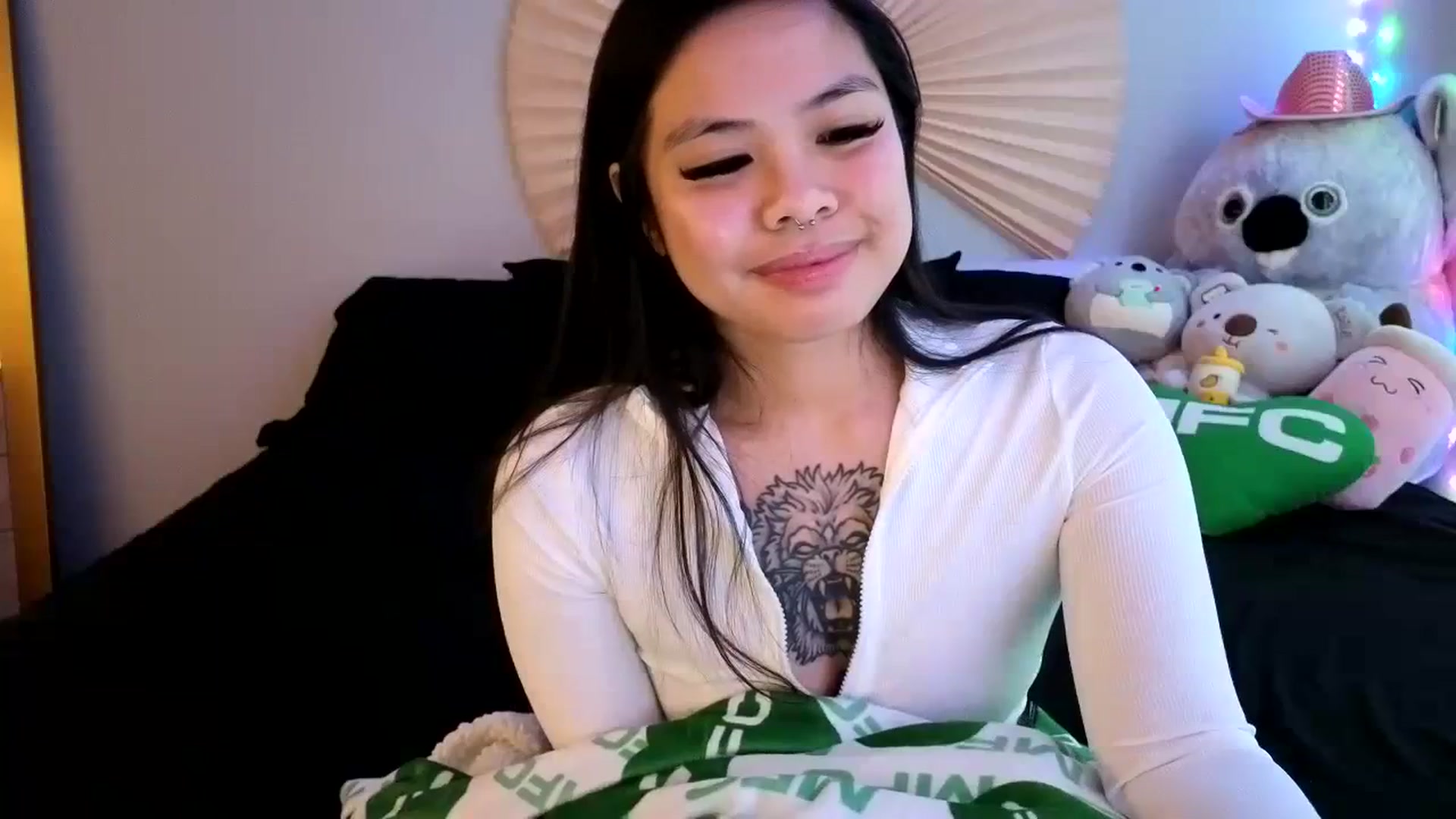 Gallery image thumbnail from dolllface's myfreecams stream on, 04/02/2024, 11:41 image 5 of 20