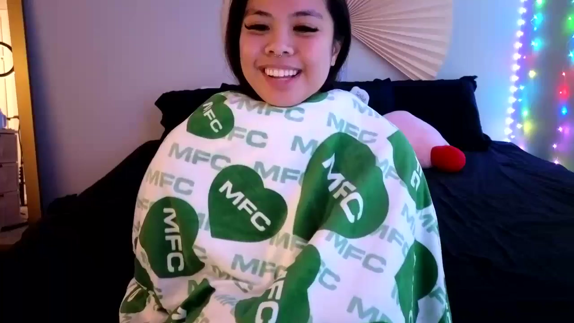 Gallery image thumbnail from dolllface's myfreecams stream on, 04/03/2024, 09:03 image 17 of 20