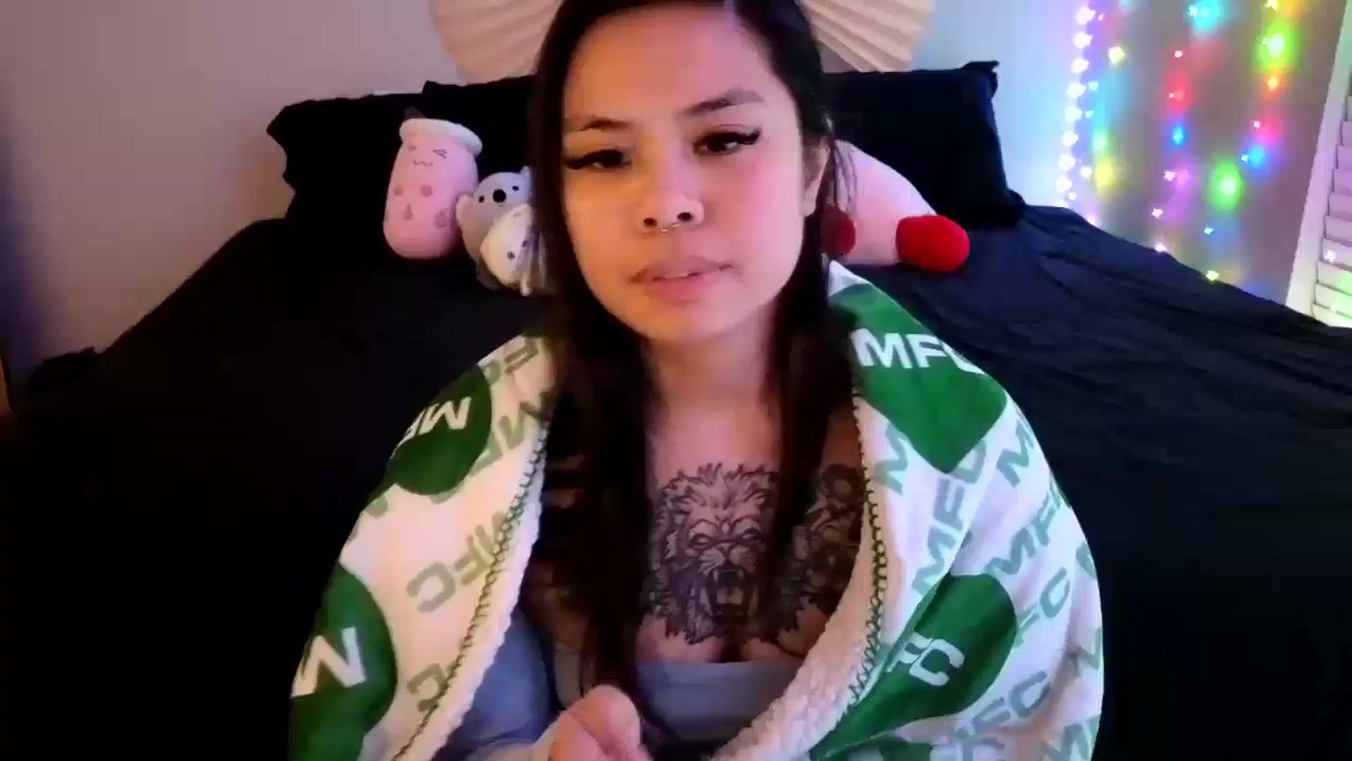 Gallery image thumbnail from dolllface's myfreecams stream on, 04/03/2024, 10:40 image 15 of 20