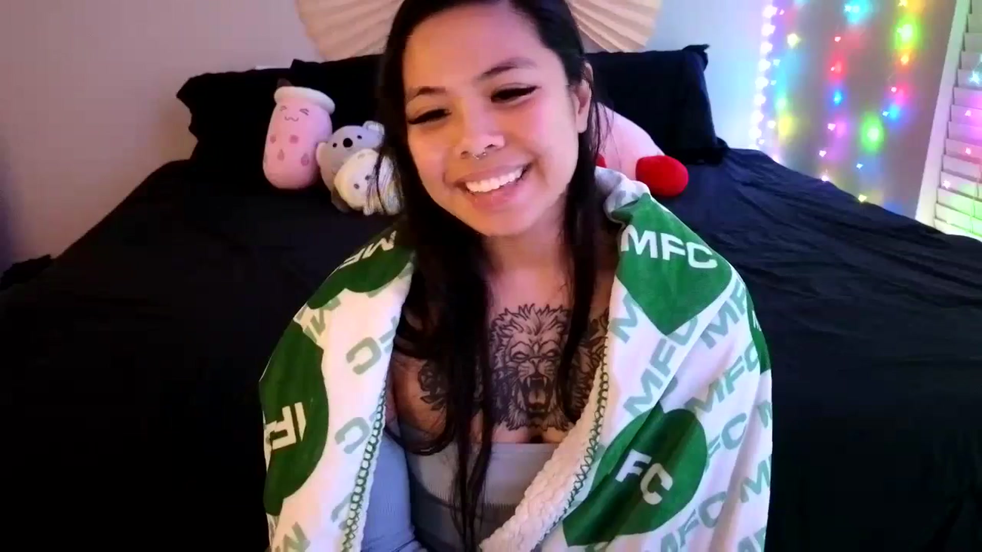 Gallery image thumbnail from dolllface's myfreecams stream on, 04/03/2024, 10:40 image 11 of 20