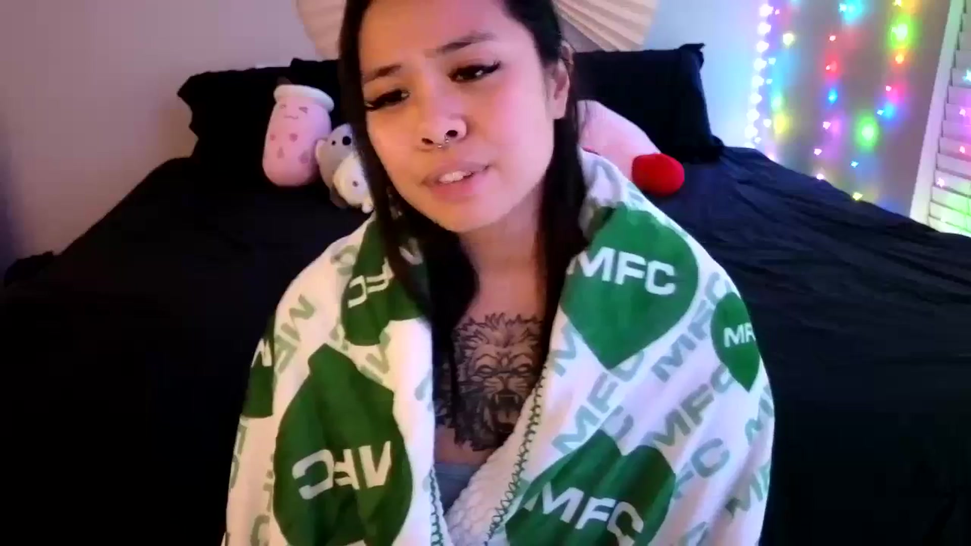 Gallery image thumbnail from dolllface's myfreecams stream on, 04/03/2024, 10:40 image 8 of 20