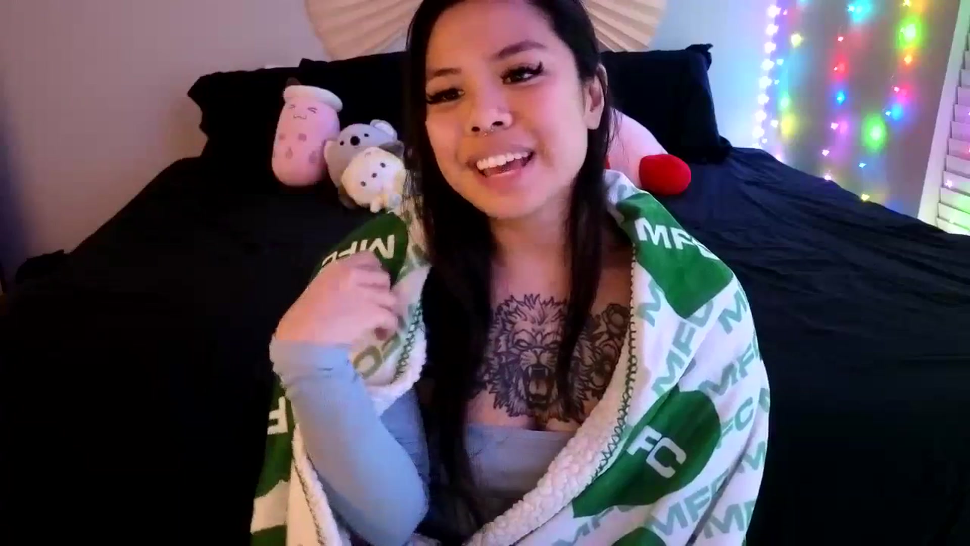 Gallery image thumbnail from dolllface's myfreecams stream on, 04/03/2024, 10:40 image 13 of 20