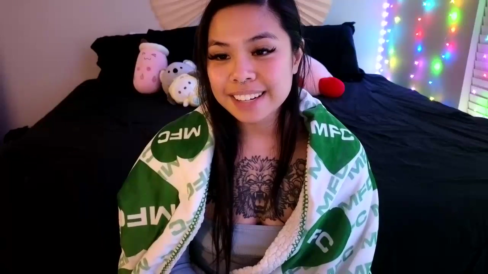 Gallery image thumbnail from dolllface's myfreecams stream on, 04/03/2024, 10:40 image 12 of 20