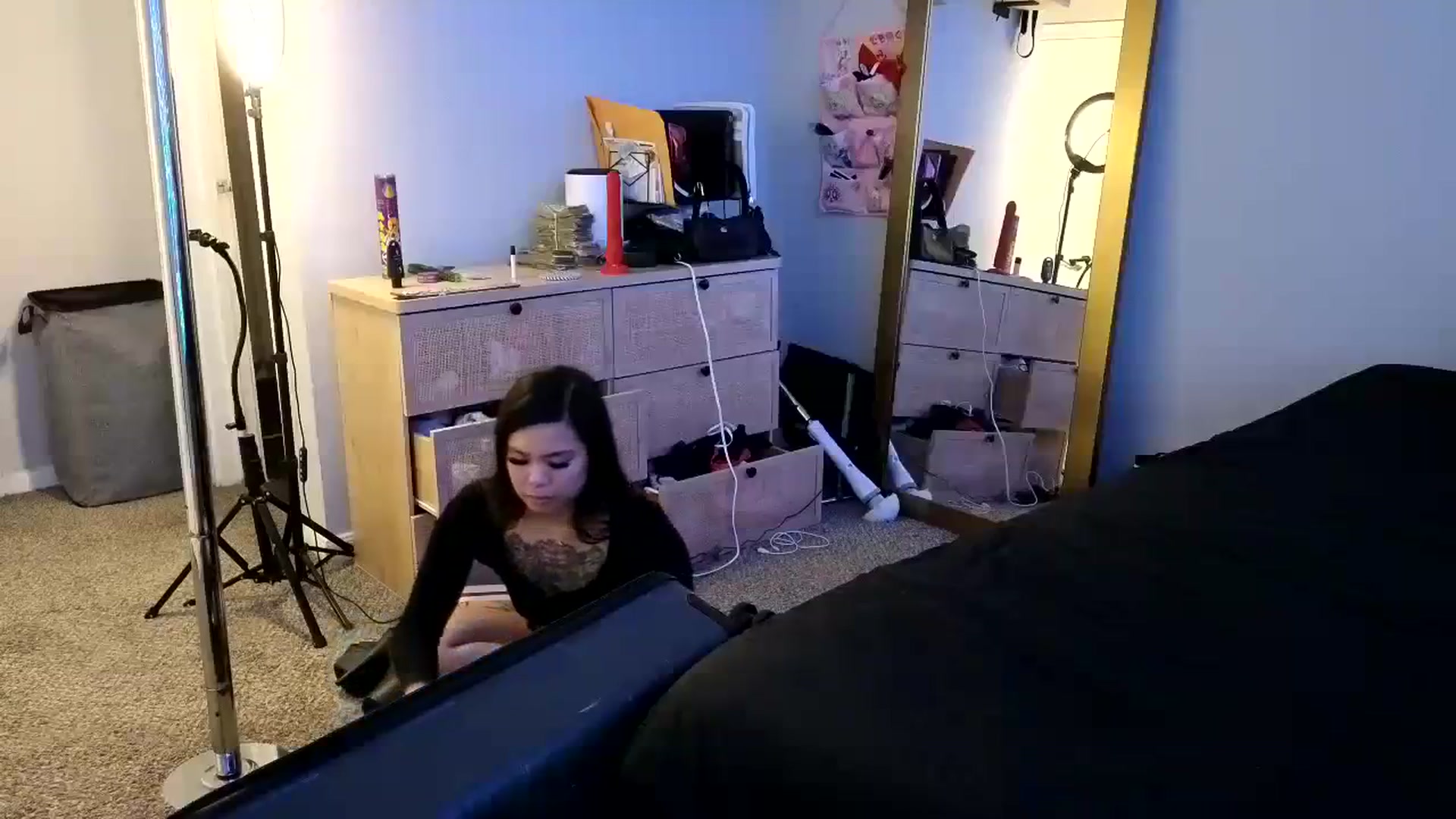 Gallery image thumbnail from dolllface's myfreecams stream on, 04/10/2024, 09:57 image 4 of 20