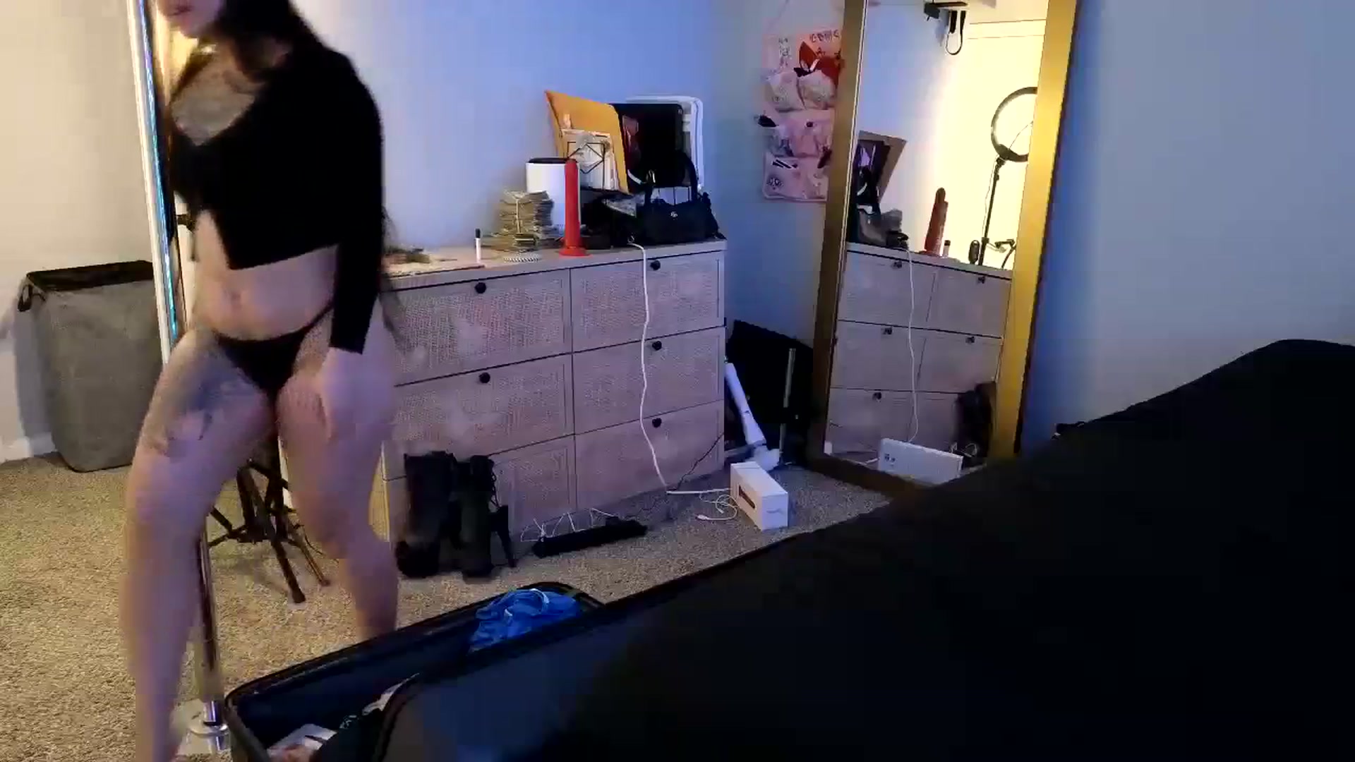 Gallery image thumbnail from dolllface's myfreecams stream on, 04/10/2024, 09:57 image 5 of 20