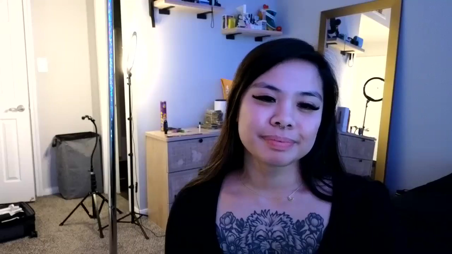Gallery image thumbnail from dolllface's myfreecams stream on, 04/10/2024, 09:57 image 10 of 20