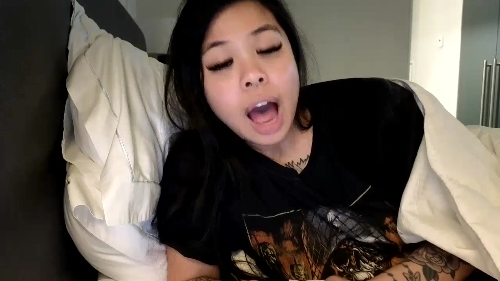 Gallery image thumbnail from dolllface's myfreecams stream on, 04/14/2024, 11:11 image 14 of 20