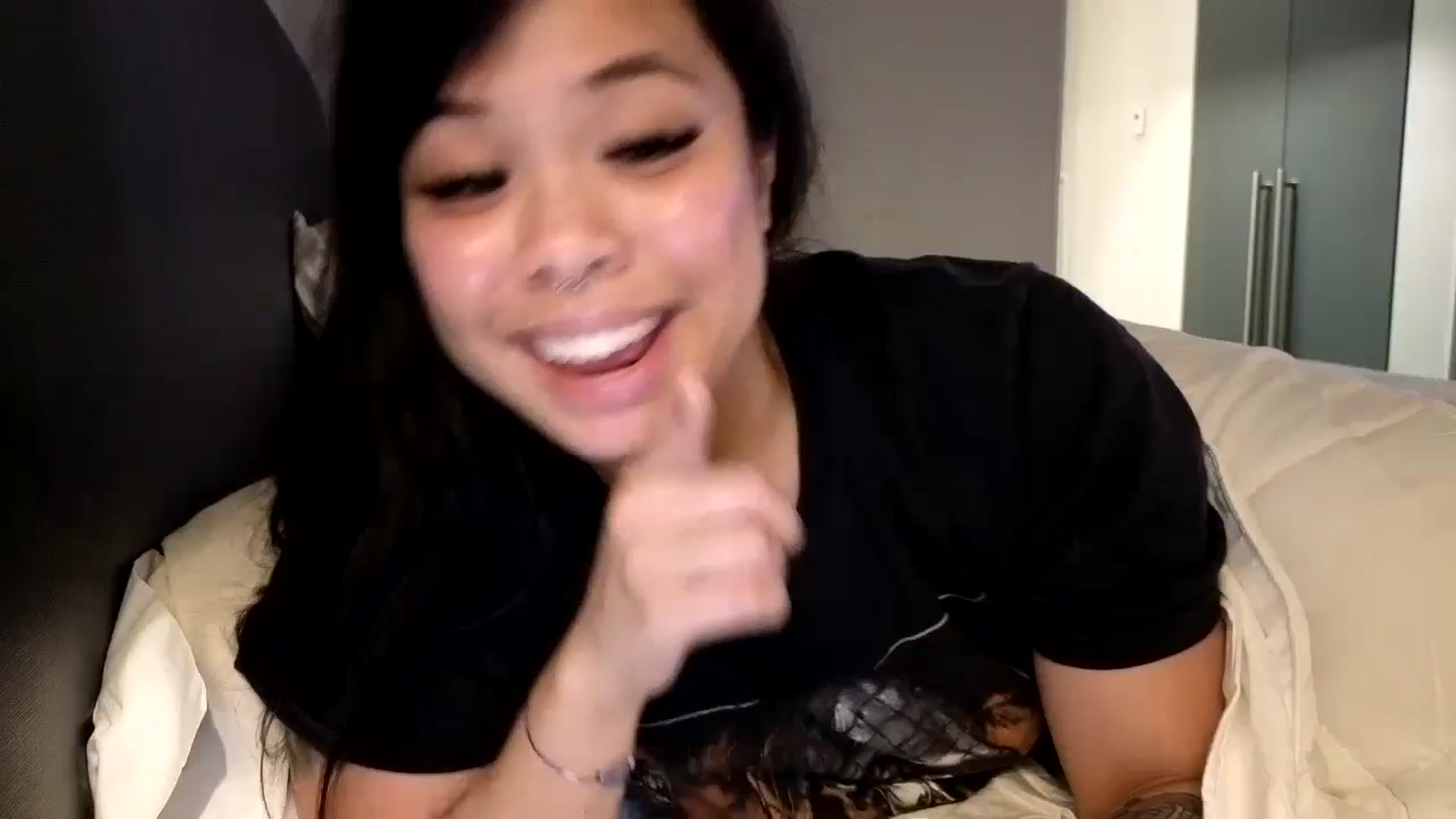 Gallery image thumbnail from dolllface's myfreecams stream on, 04/14/2024, 11:11 image 1 of 20