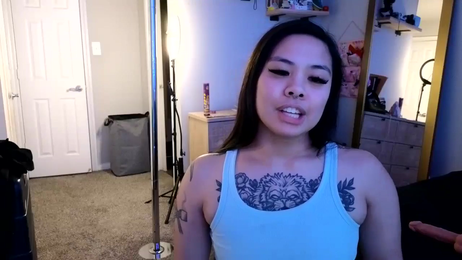 Gallery image thumbnail from dolllface's myfreecams stream on, 04/16/2024, 09:29 image 20 of 20