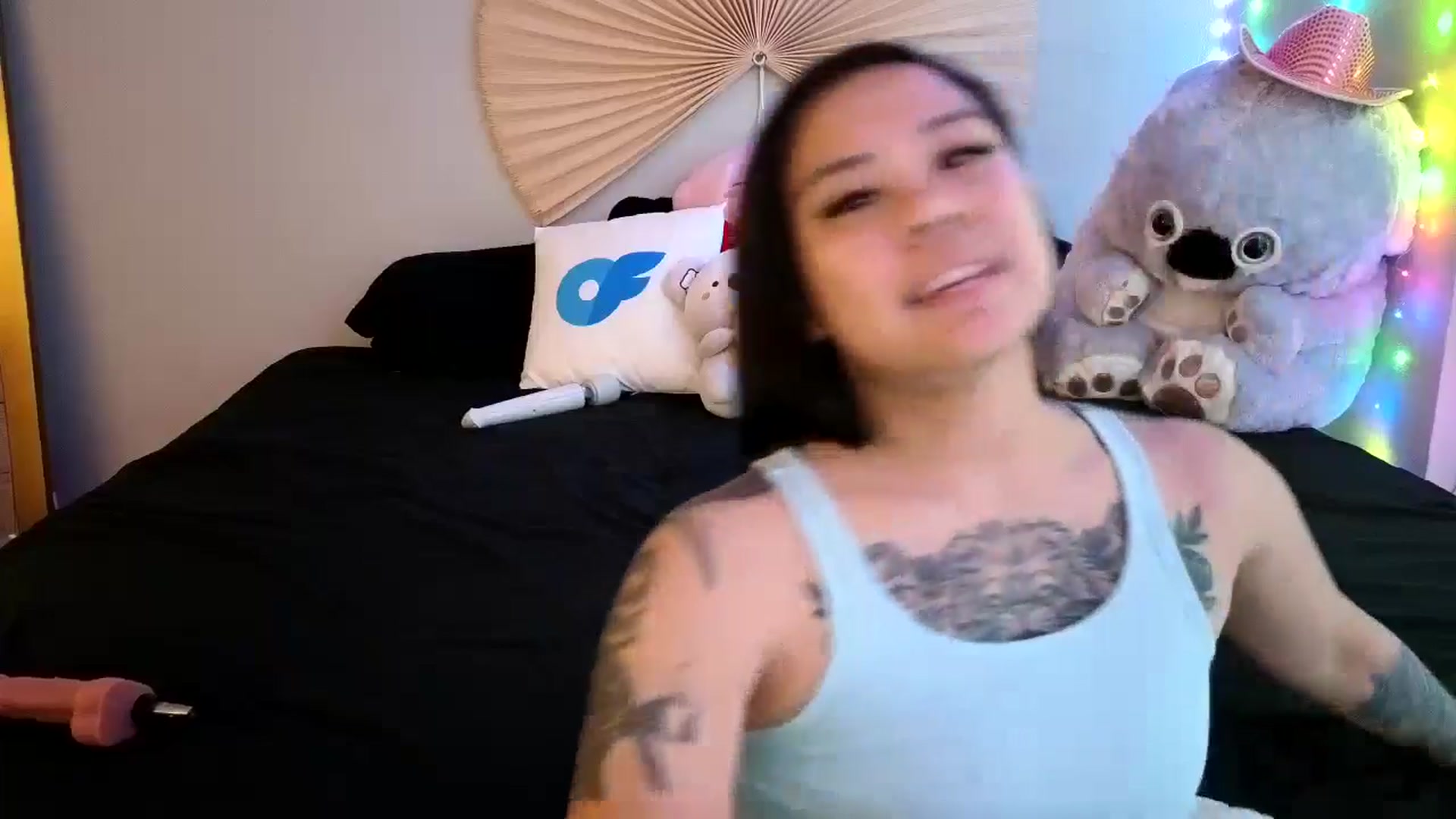 Gallery image thumbnail from dolllface's myfreecams stream on, 04/16/2024, 09:29 image 6 of 20