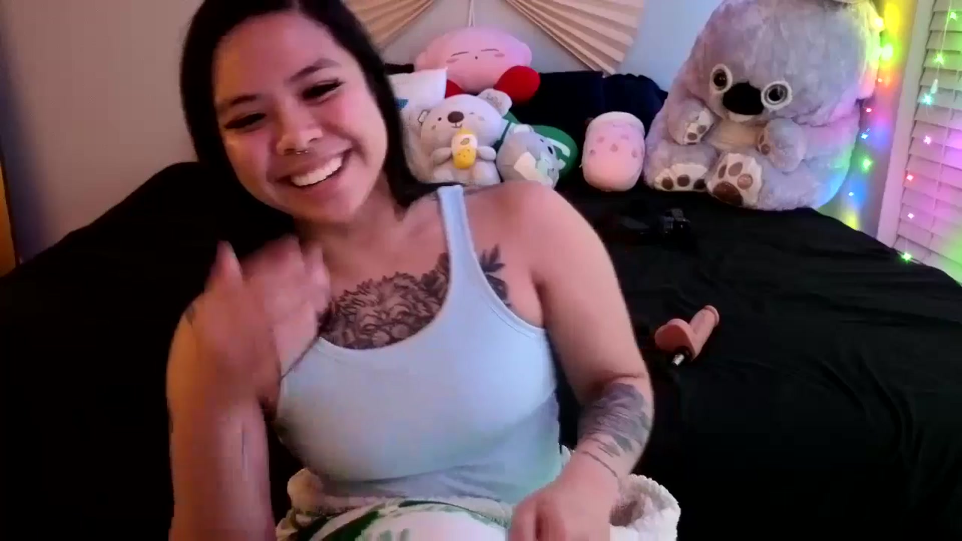 Gallery image thumbnail from dolllface's myfreecams stream on, 04/16/2024, 09:29 image 12 of 20