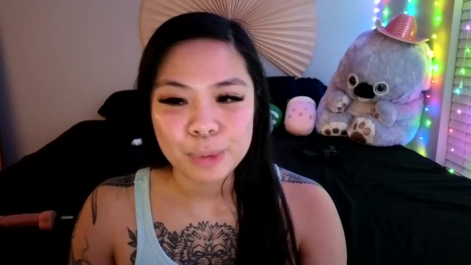 Gallery image thumbnail from dolllface's myfreecams stream on, 04/16/2024, 09:29 image 17 of 20
