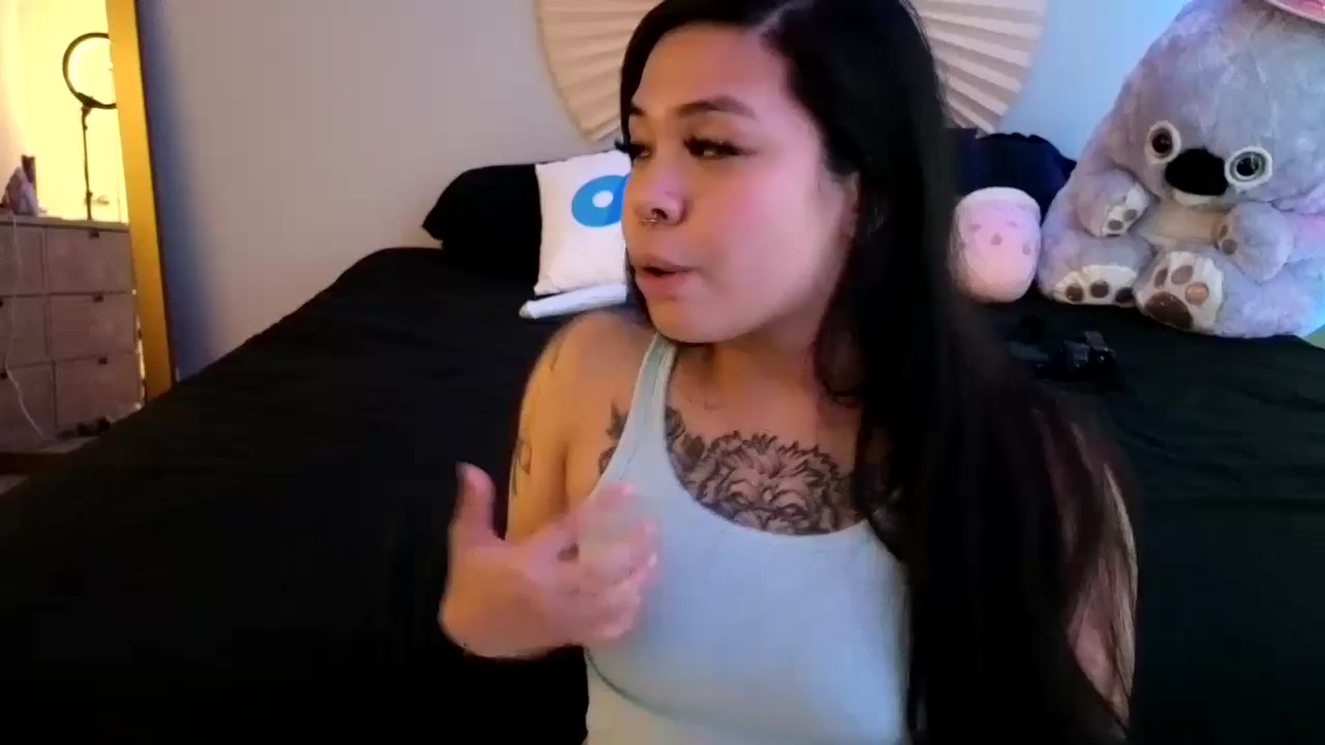 Gallery image thumbnail from dolllface's myfreecams stream on, 04/16/2024, 11:35 image 8 of 20