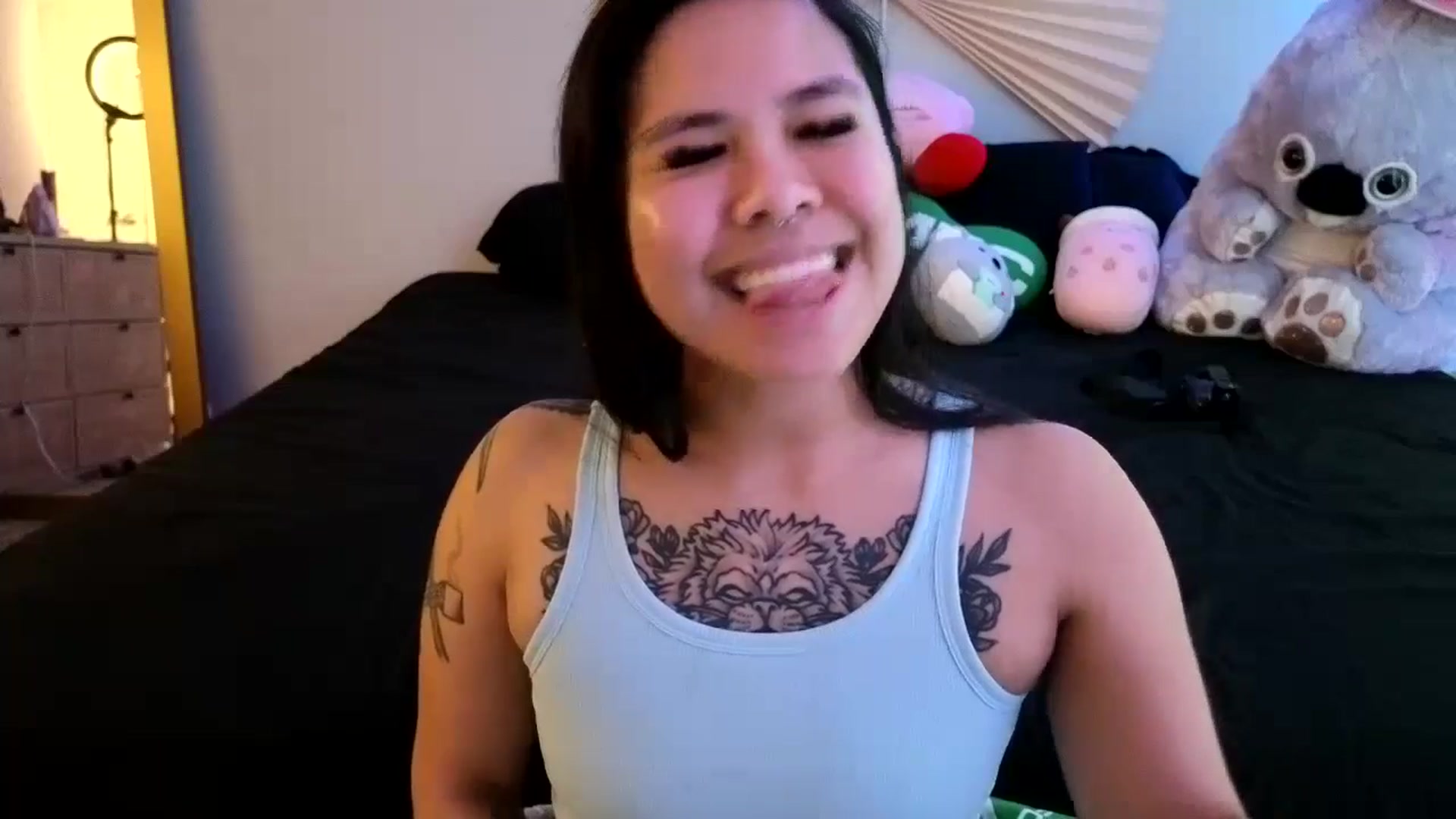 Gallery image thumbnail from dolllface's myfreecams stream on, 04/16/2024, 11:35 image 3 of 20