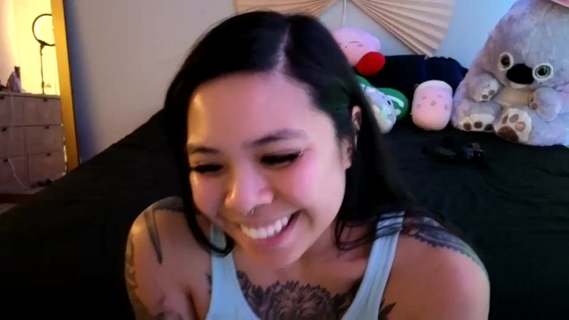Gallery image thumbnail from dolllface's myfreecams stream on, 04/16/2024, 11:35 image 4 of 20