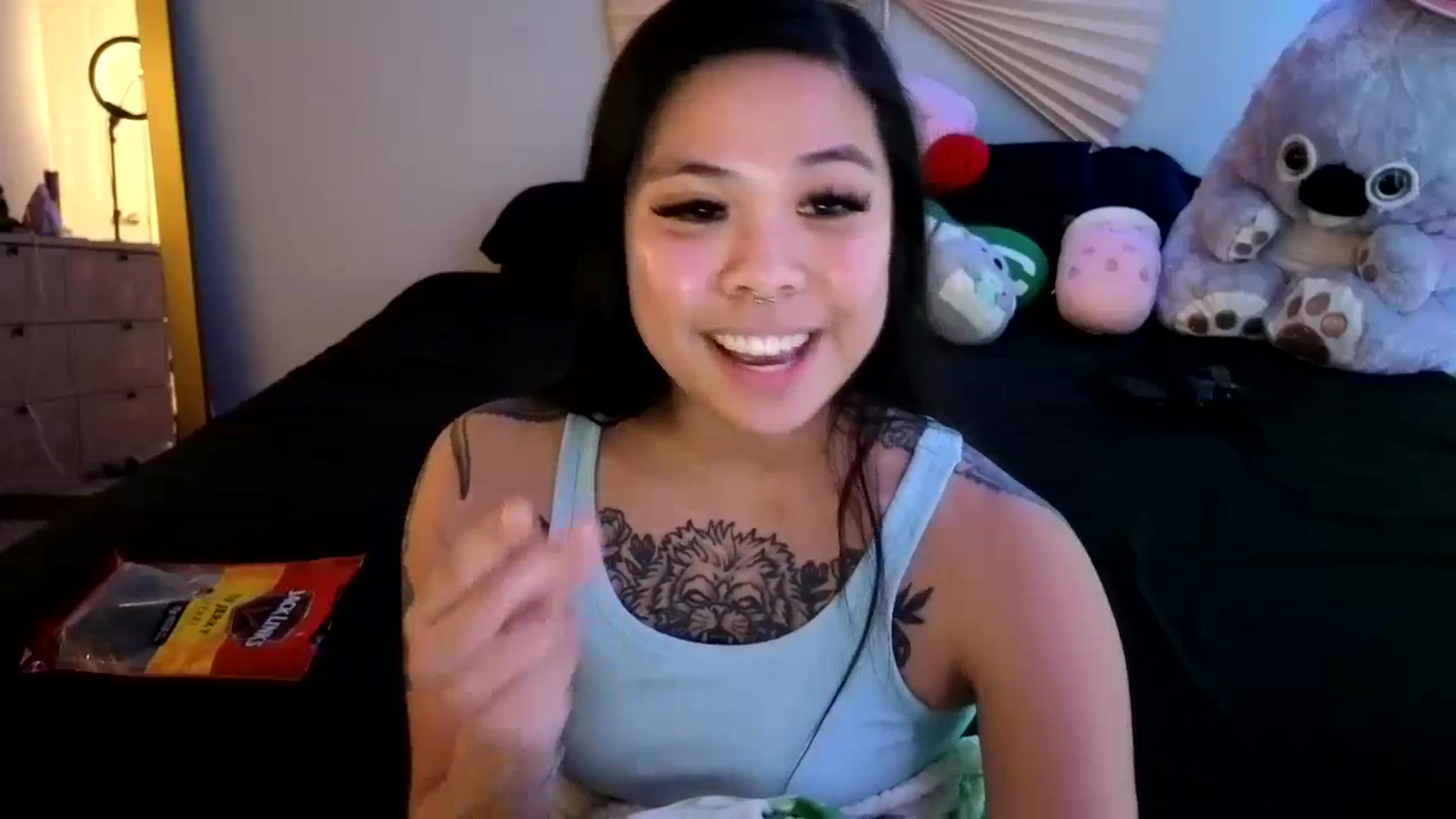 Gallery image thumbnail from dolllface's myfreecams stream on, 04/16/2024, 11:35 image 10 of 20