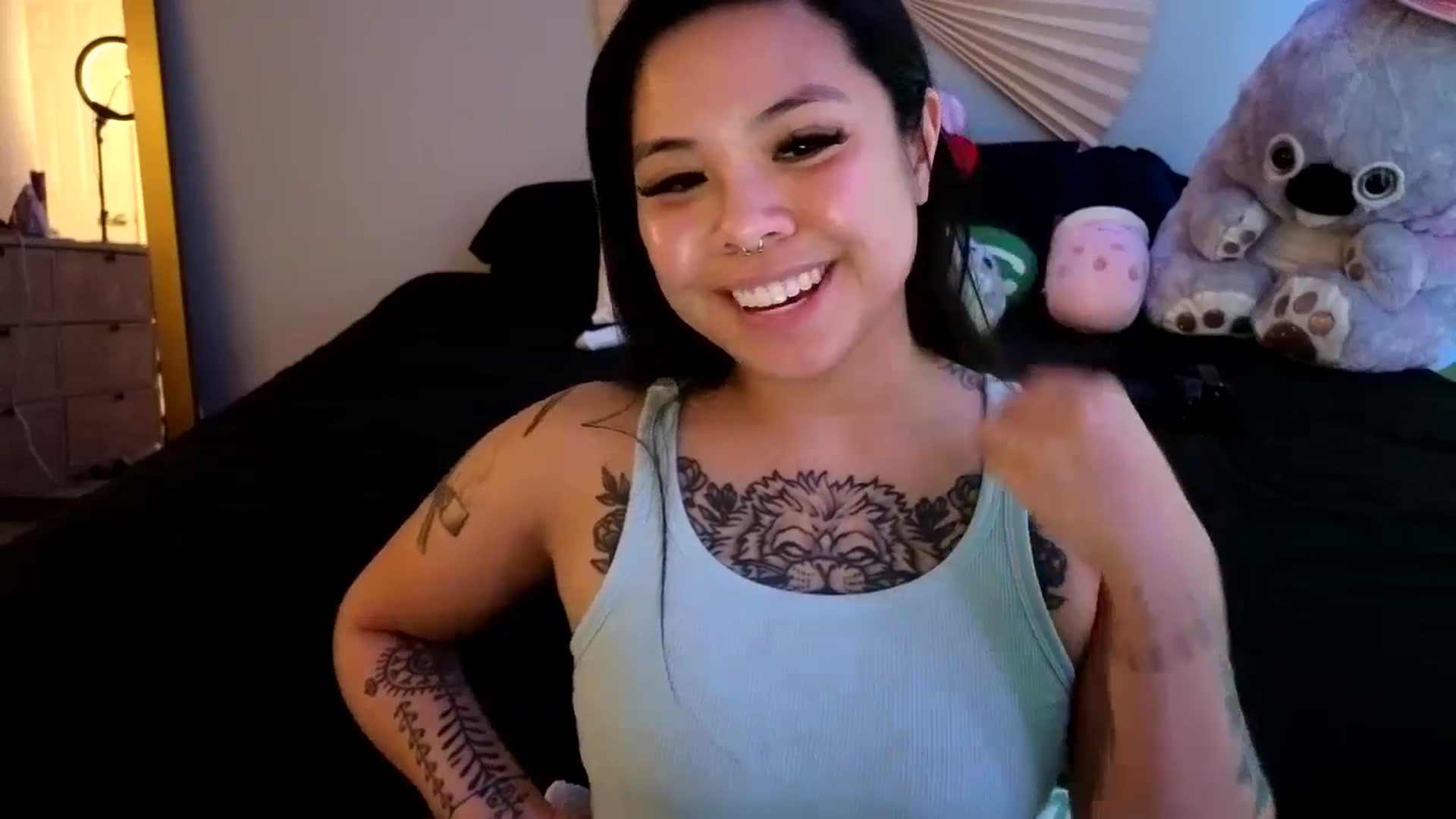 Gallery image thumbnail from dolllface's myfreecams stream on, 04/16/2024, 11:35 image 6 of 20