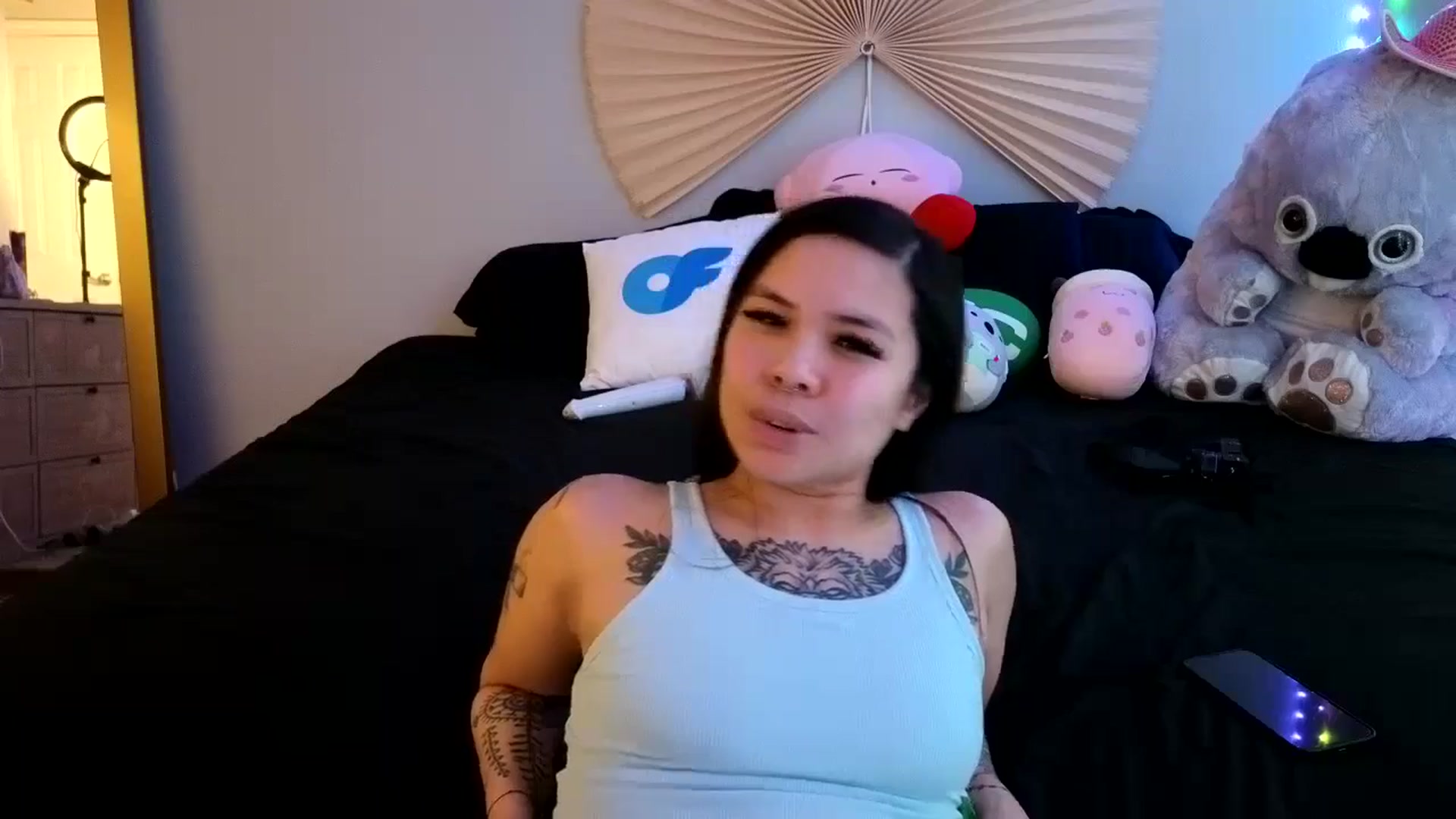 Gallery image thumbnail from dolllface's myfreecams stream on, 04/16/2024, 11:35 image 18 of 20