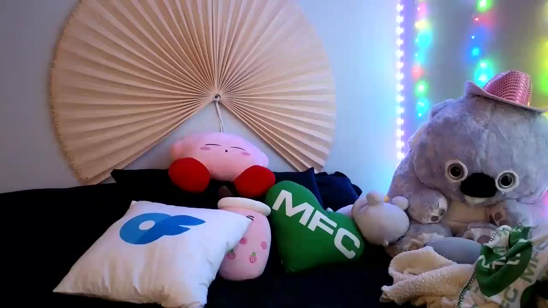 Gallery image thumbnail from dolllface's myfreecams stream on, 04/17/2024, 11:06 image 10 of 20