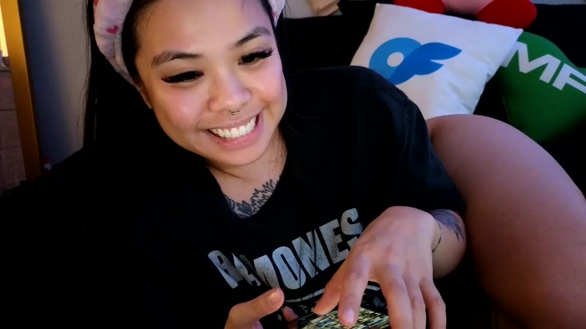 Gallery image thumbnail from dolllface's myfreecams stream on, 04/17/2024, 11:06 image 19 of 20