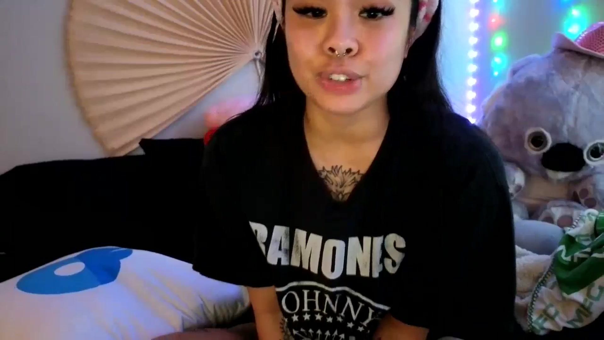 Gallery image thumbnail from dolllface's myfreecams stream on, 04/17/2024, 11:06 image 7 of 20