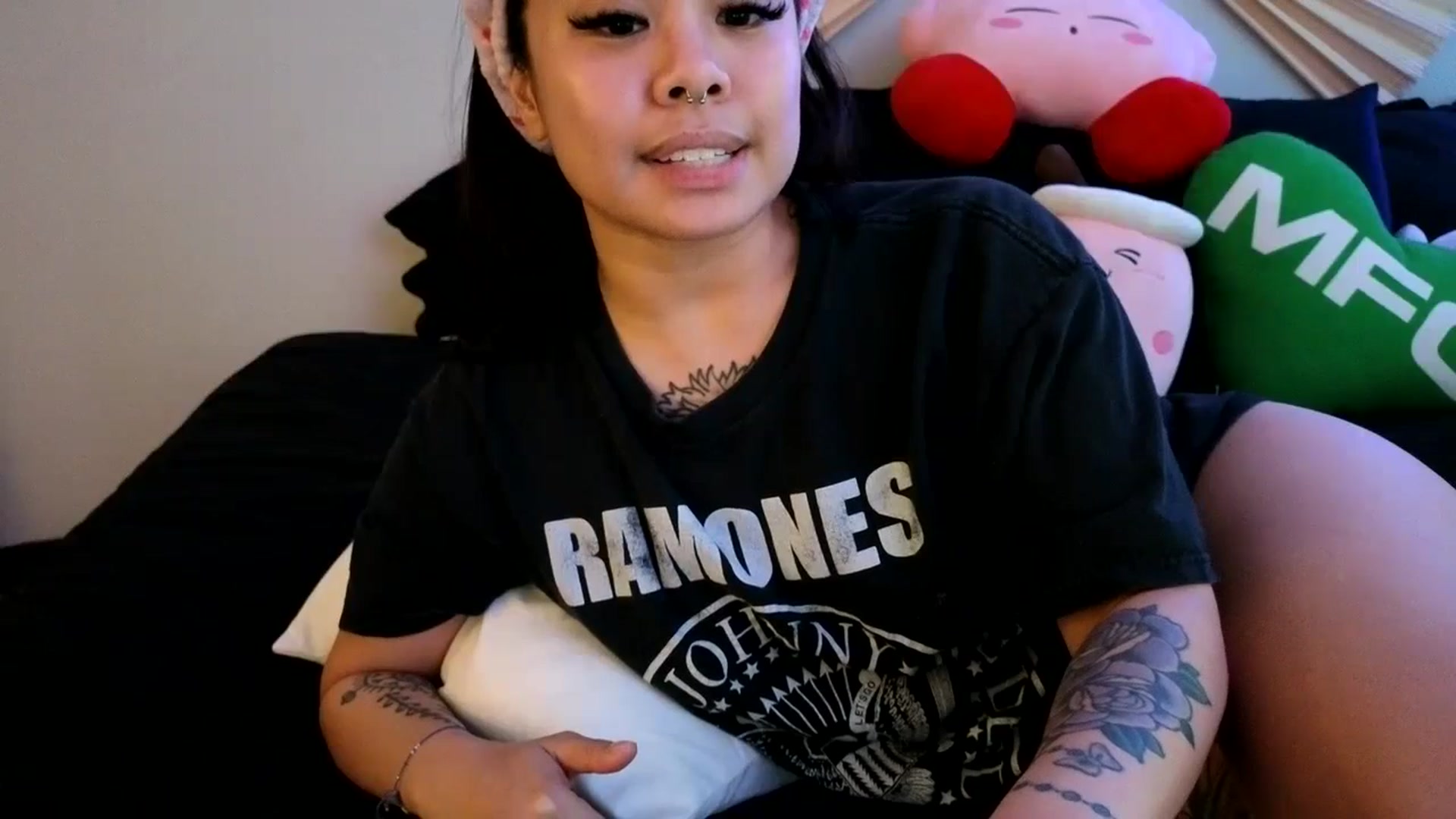 Gallery image thumbnail from dolllface's myfreecams stream on, 04/17/2024, 11:06 image 5 of 20