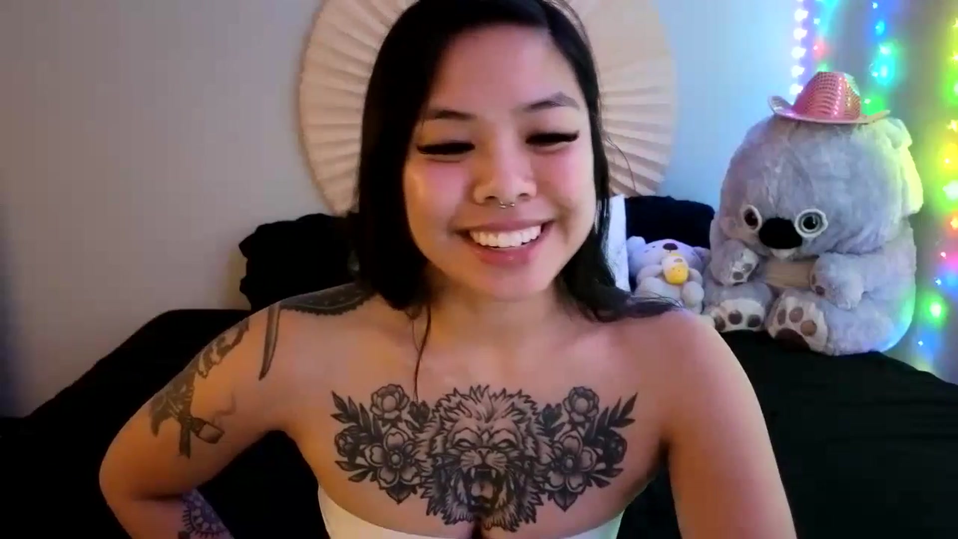 Gallery image thumbnail from dolllface's myfreecams stream on, 04/20/2024, 08:56 image 12 of 20