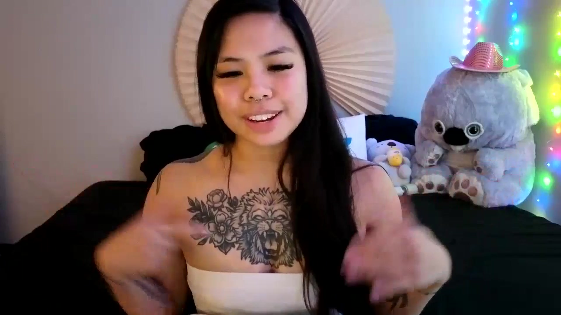 Gallery image thumbnail from dolllface's myfreecams stream on, 04/20/2024, 08:56 image 11 of 20