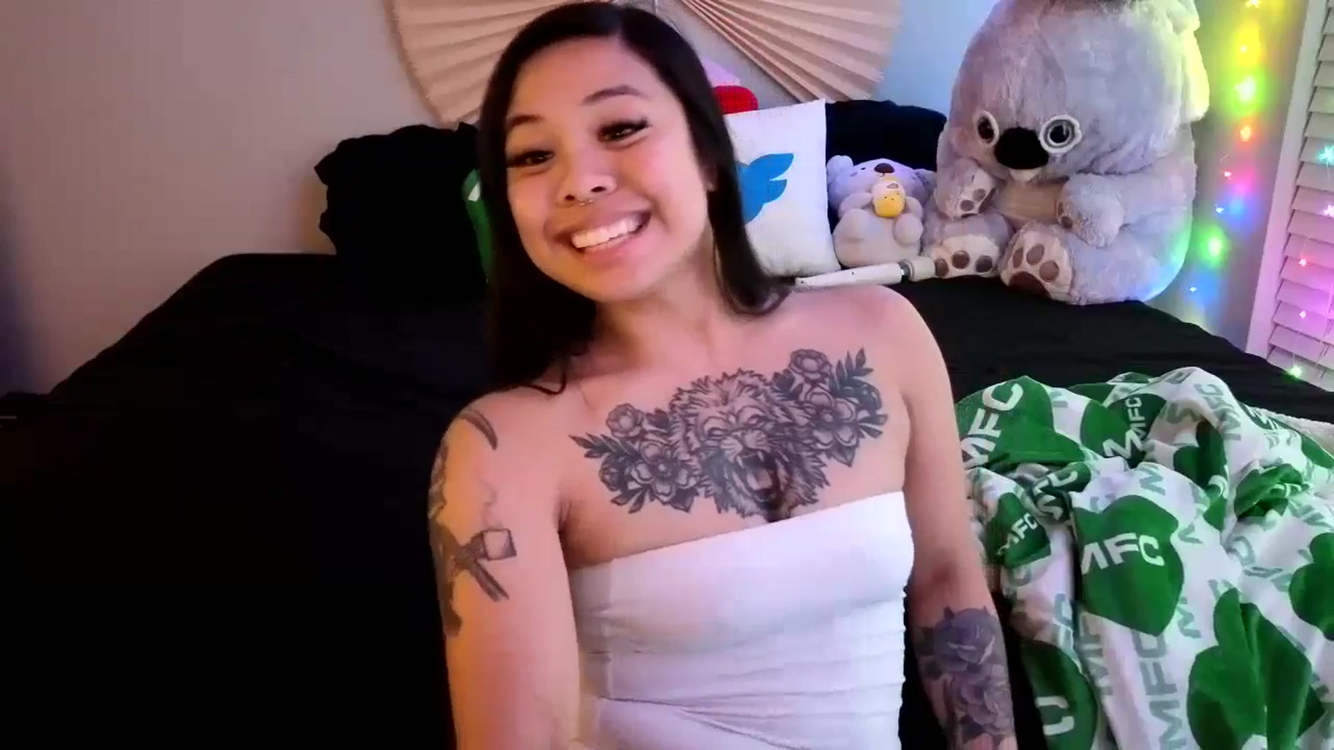 Gallery image thumbnail from dolllface's myfreecams stream on, 04/20/2024, 08:56 image 2 of 20