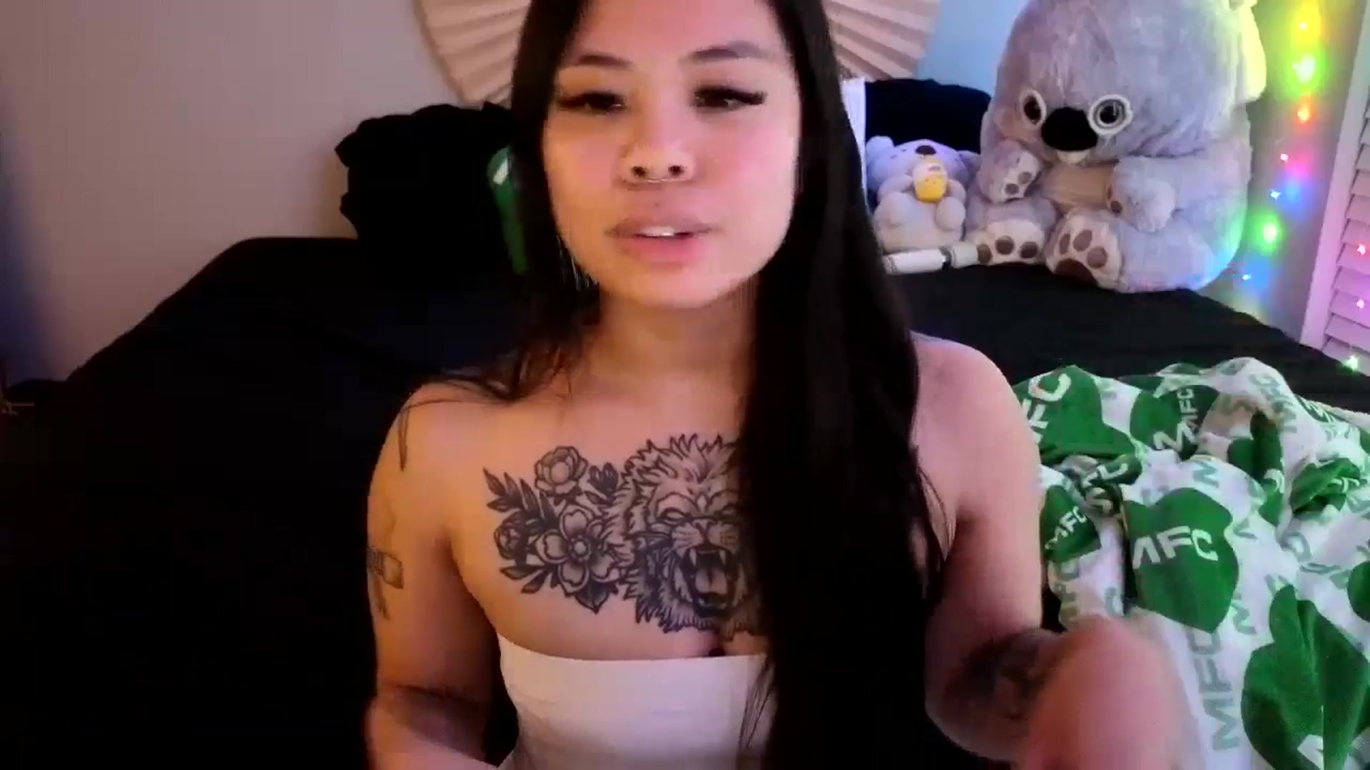 Gallery image thumbnail from dolllface's myfreecams stream on, 04/20/2024, 08:56 image 6 of 20
