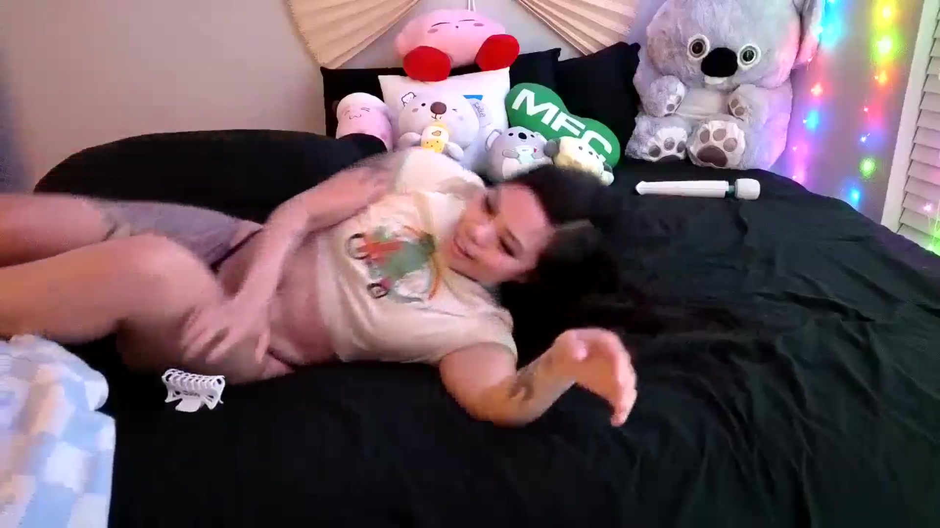Gallery image thumbnail from dolllface's myfreecams stream on, 05/02/2024, 07:38 image 20 of 20