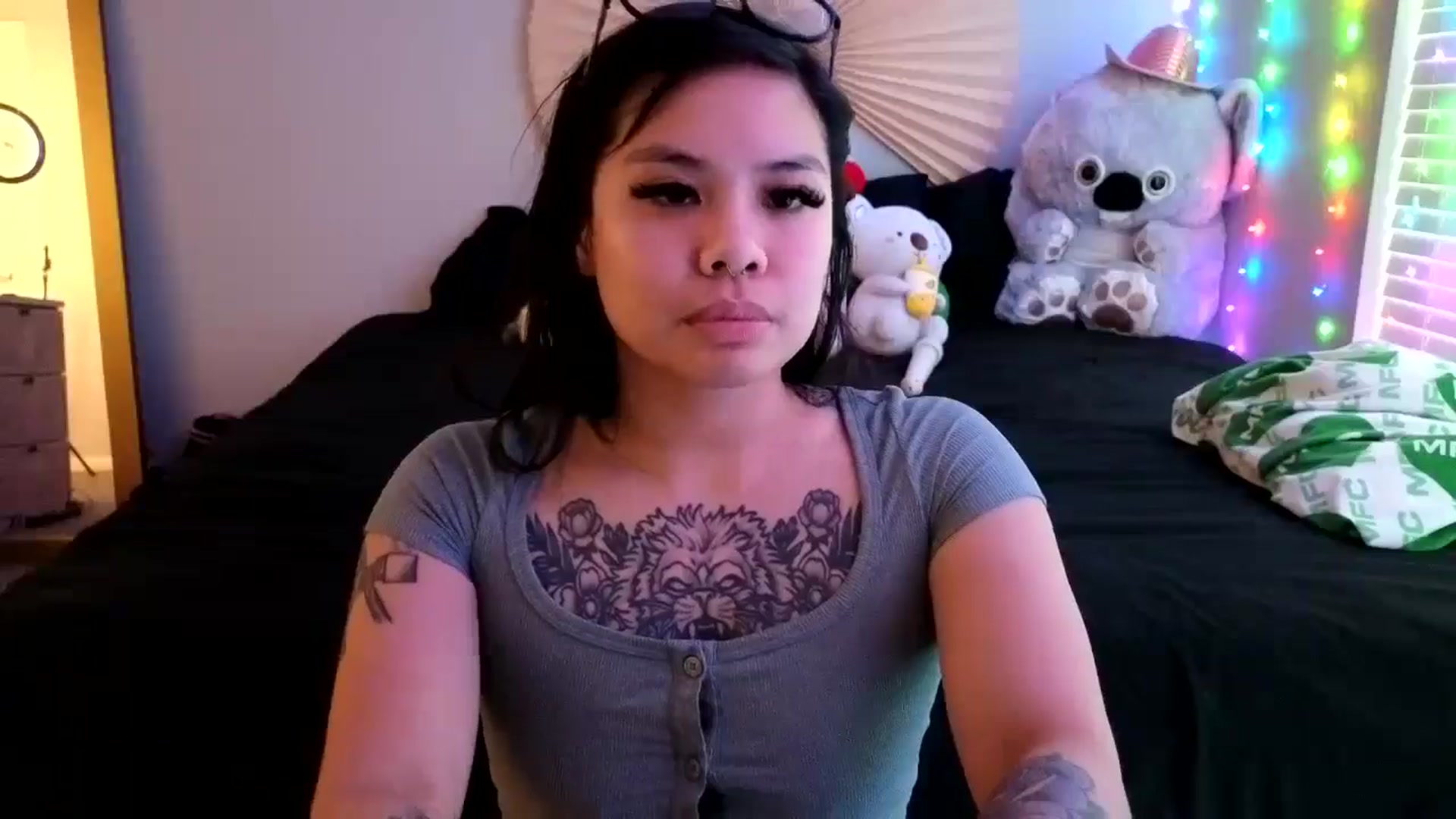 Gallery image thumbnail from dolllface's myfreecams stream on, 05/04/2024, 12:45 image 12 of 20