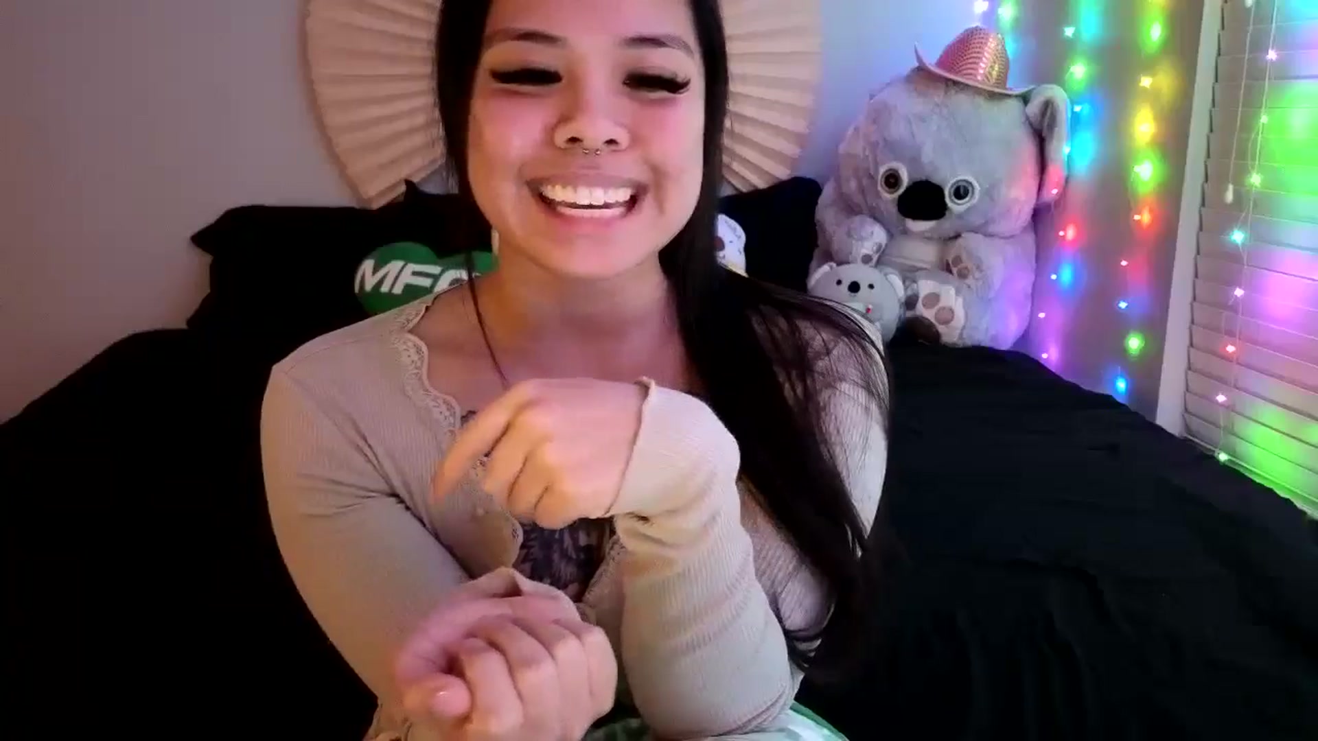 Gallery image thumbnail from dolllface's myfreecams stream on, 05/09/2024, 11:44 image 2 of 20