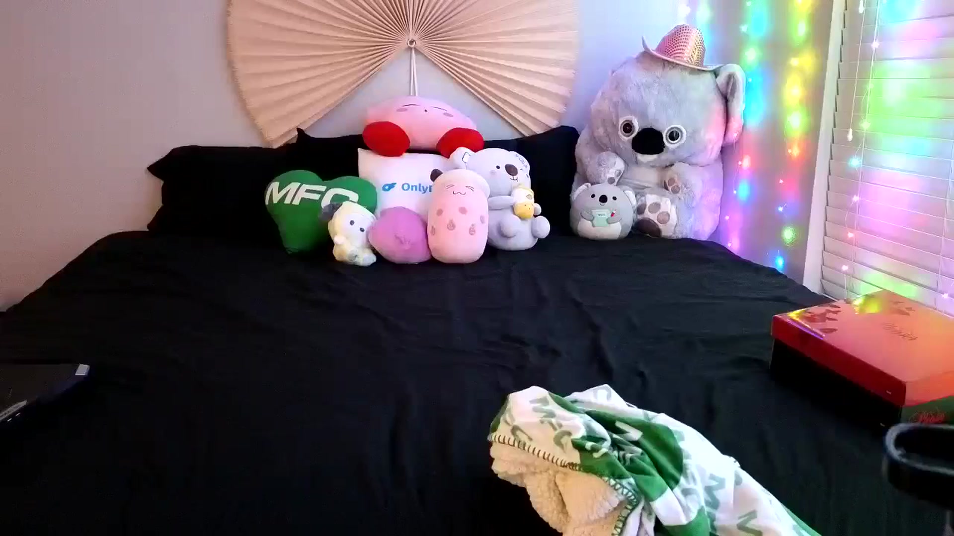 Gallery image thumbnail from dolllface's myfreecams stream on, 05/09/2024, 11:44 image 10 of 20