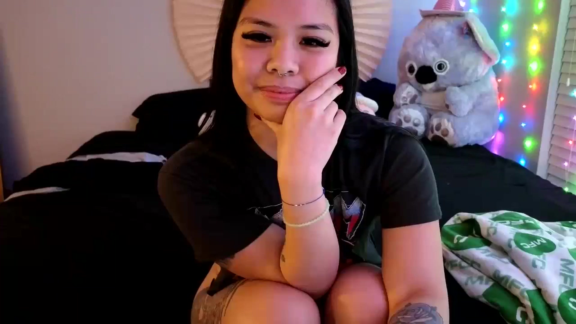 Gallery image thumbnail from dolllface's myfreecams stream on, 05/16/2024, 10:23 image 3 of 20